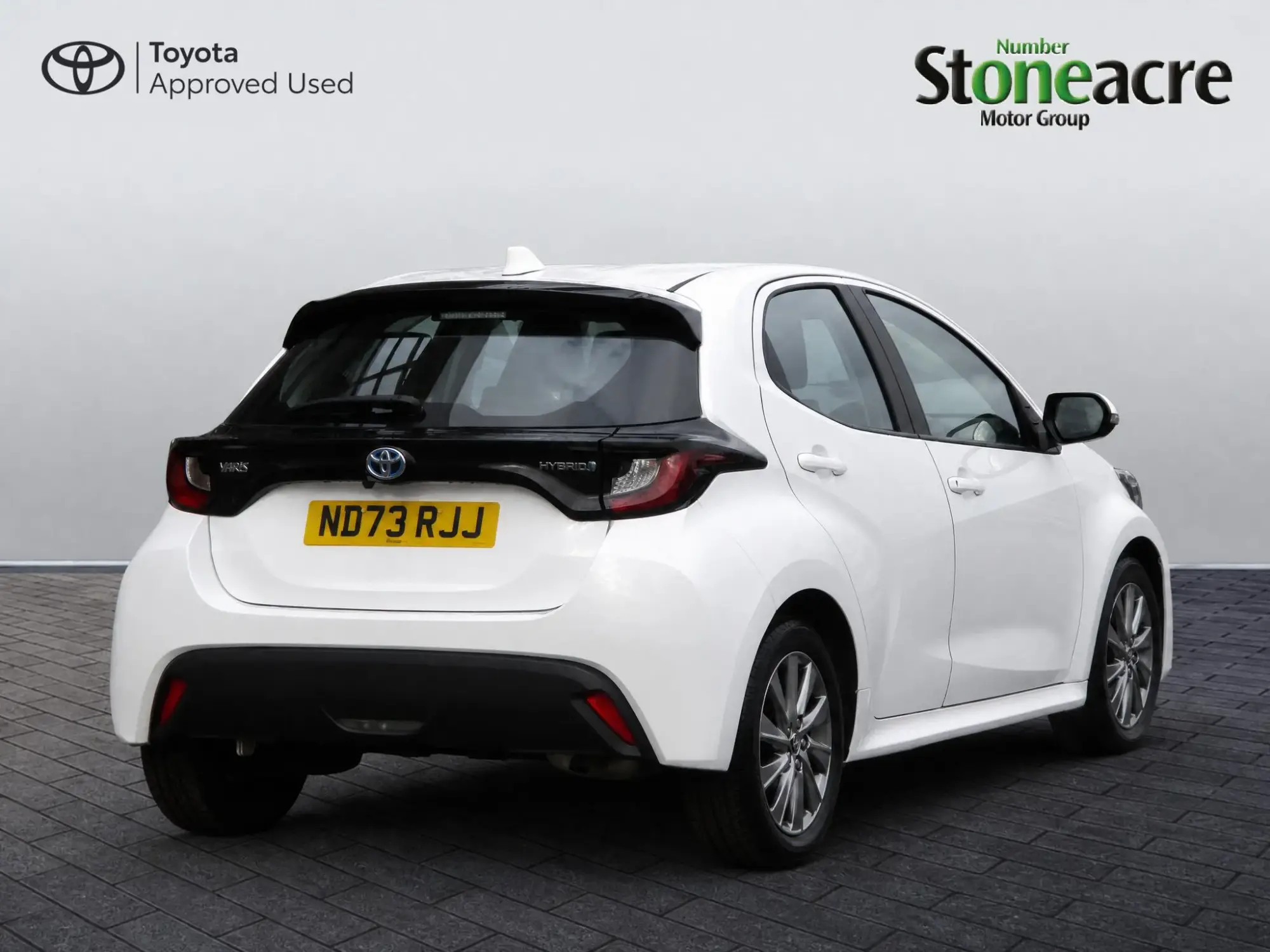 Toyota Yaris Hybrid 1.5 Hybrid Icon 5dr CVT ND73RJJ Image 3