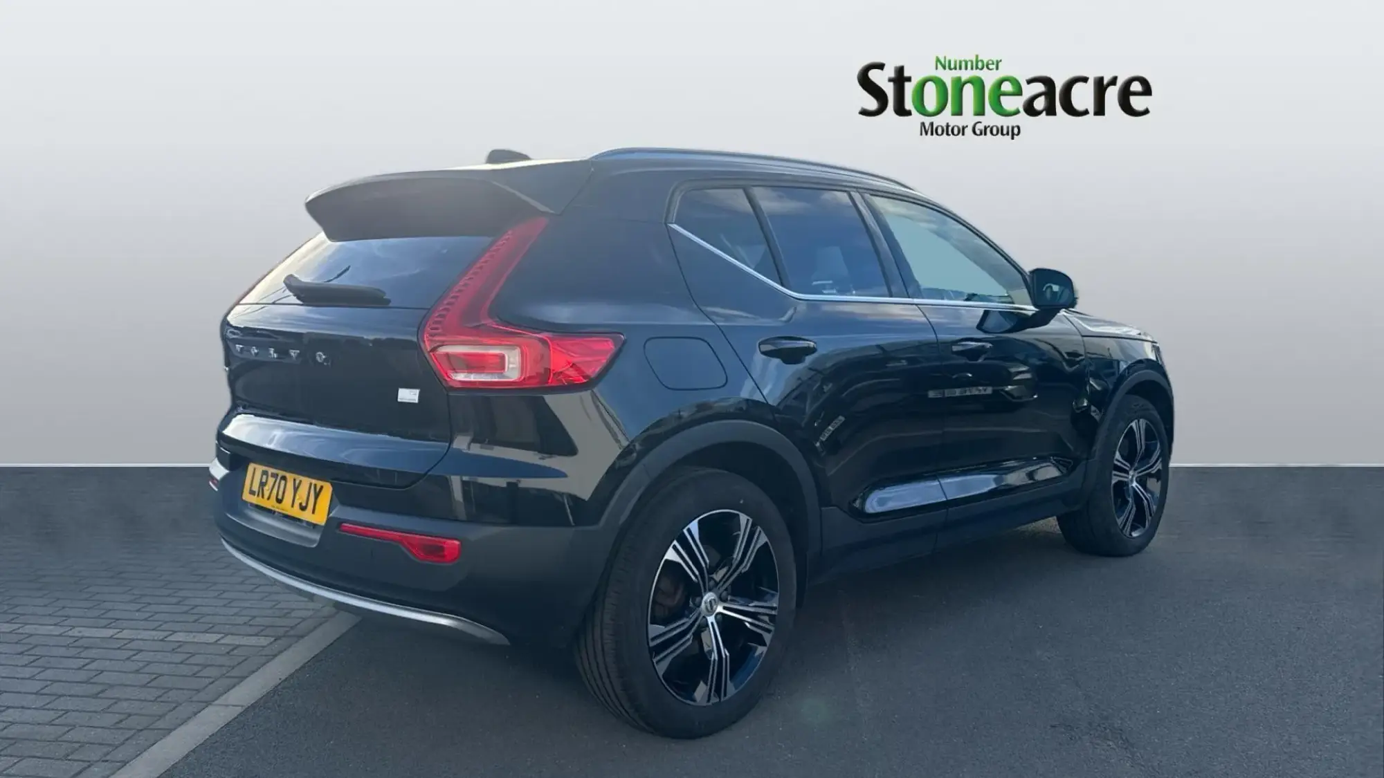 Volvo XC40 Recharge 1.5h T5 Twin Engine Recharge 10.7kWh Inscription Auto Euro 6 (s/s) 5dr LR70YJY Image 2 Volvo XC40 Recharge 1.5h T5 Twin Engine Recharge 10.7kWh Inscription Auto Euro 6 (s/s) 5dr LR70YJY Image 2