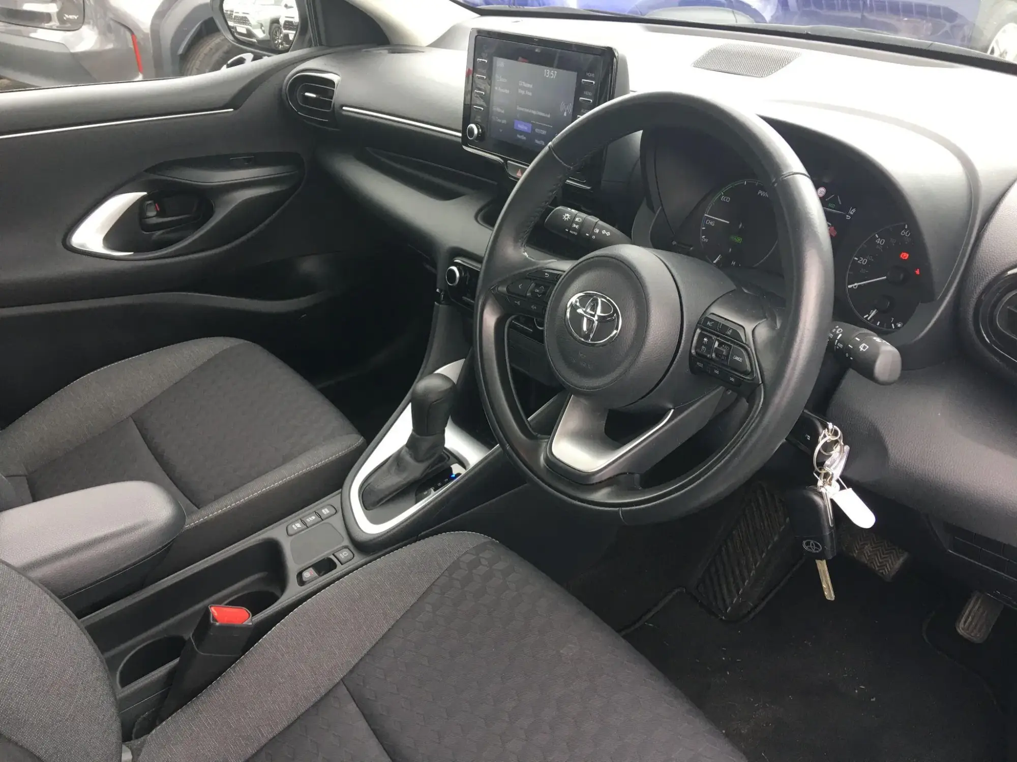 Toyota Yaris Hybrid Image 11 Toyota Yaris Hybrid Image 11