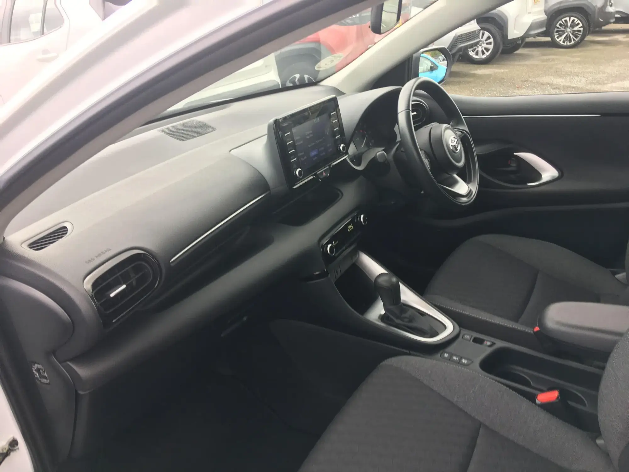 Toyota Yaris Hybrid Image 14 Toyota Yaris Hybrid Image 14
