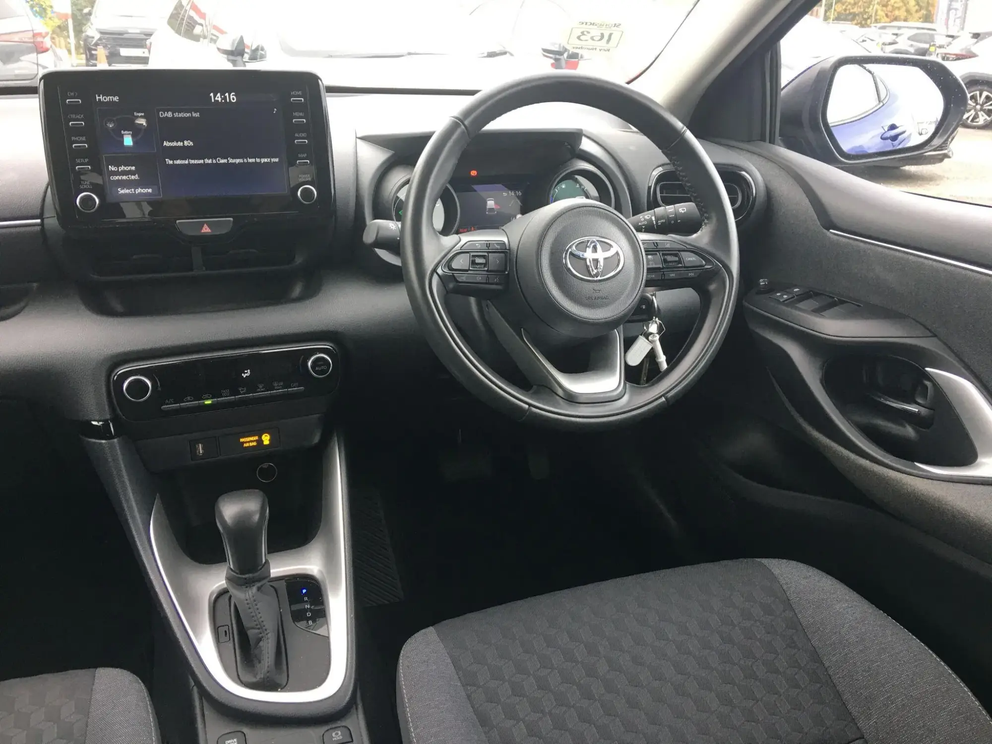 Toyota Yaris Hybrid Image 11 Toyota Yaris Hybrid Image 11
