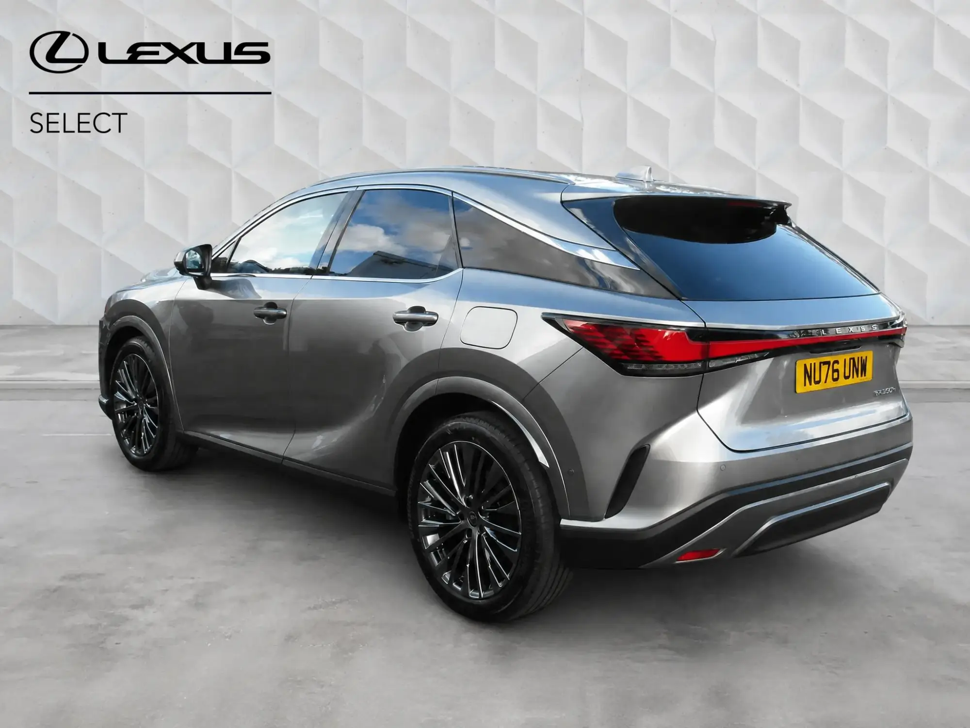 Lexus RX Image 4