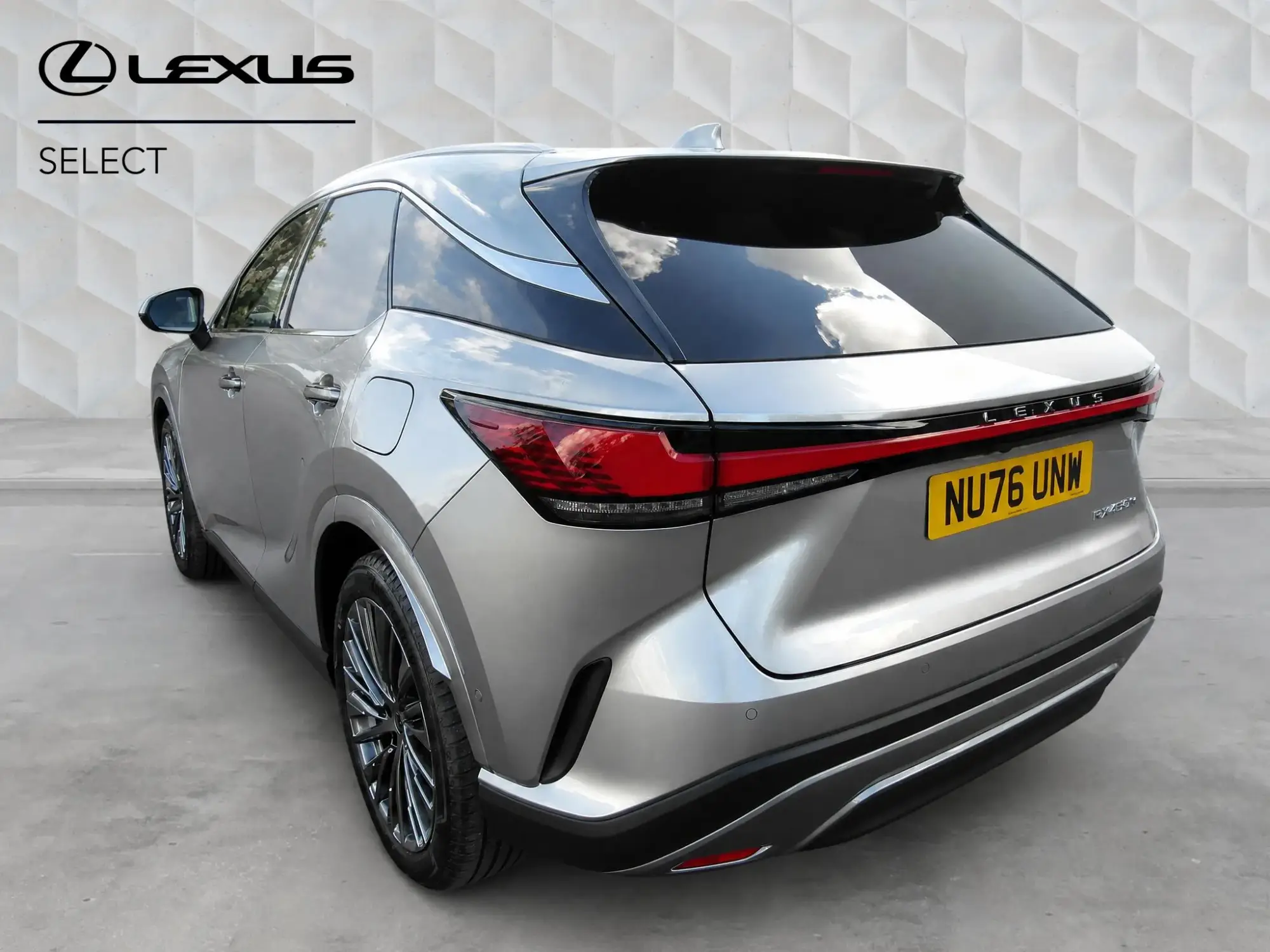 Lexus RX Image 10