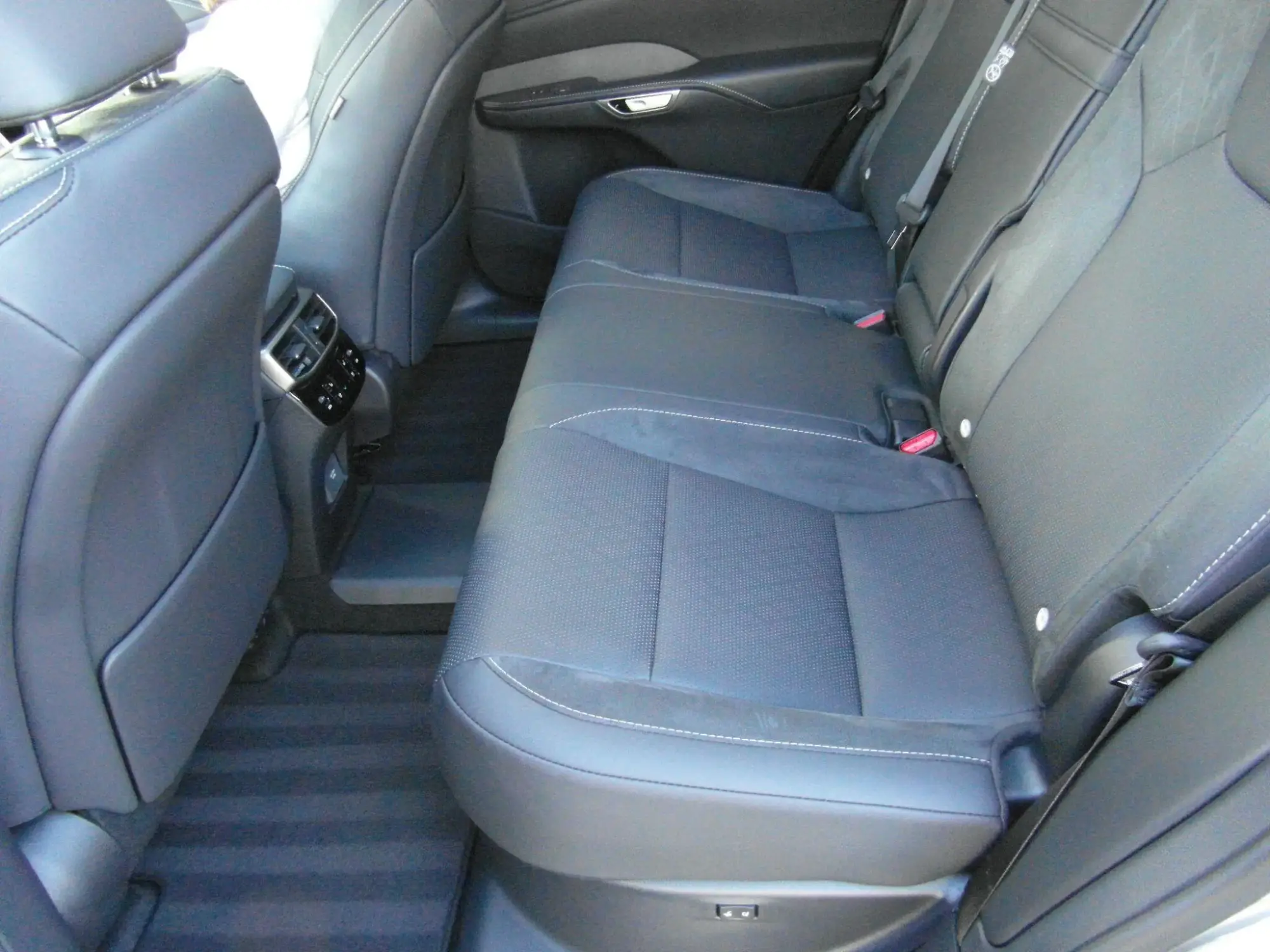 Lexus RX Image 11