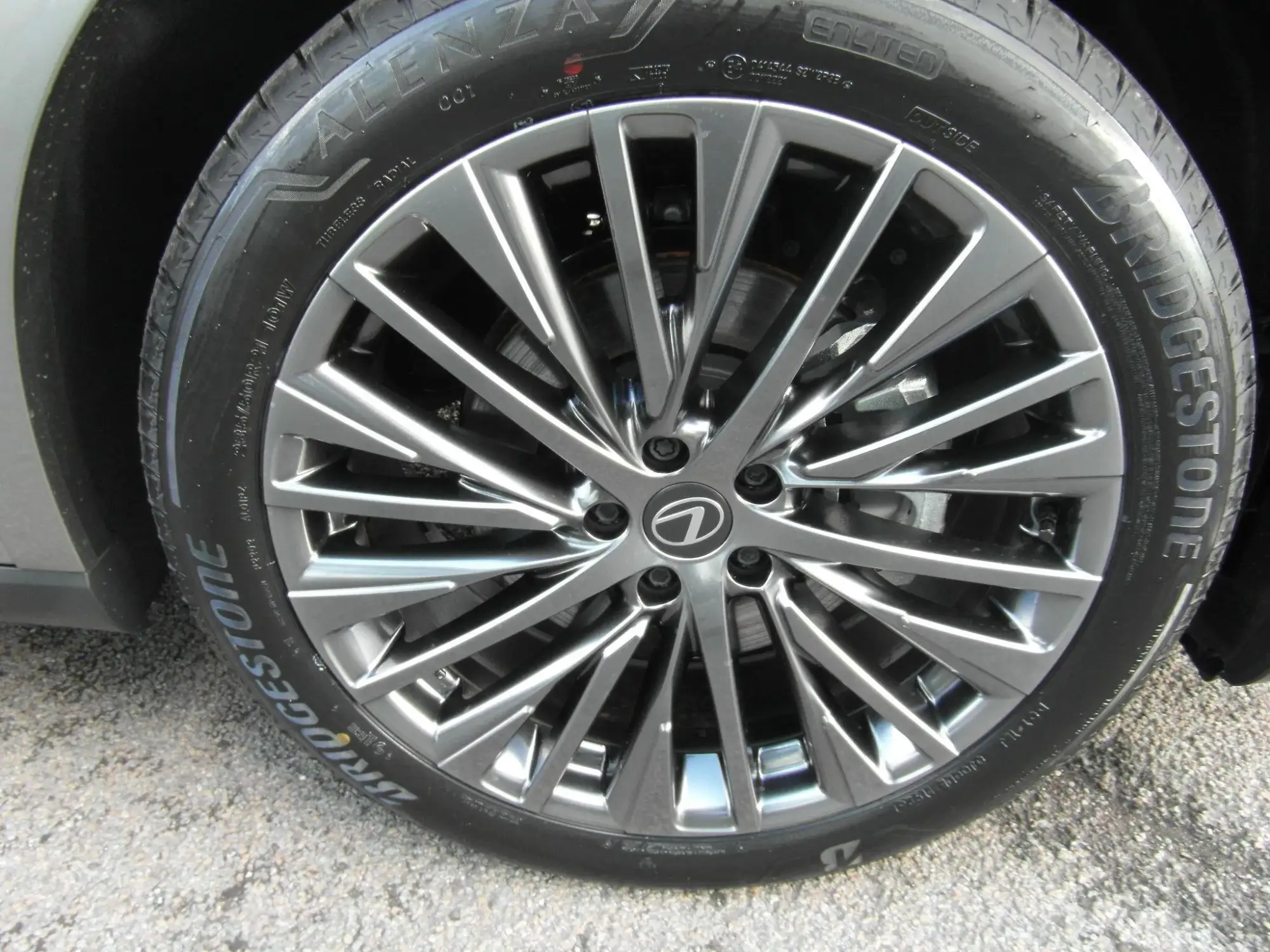 Lexus RX Image 30