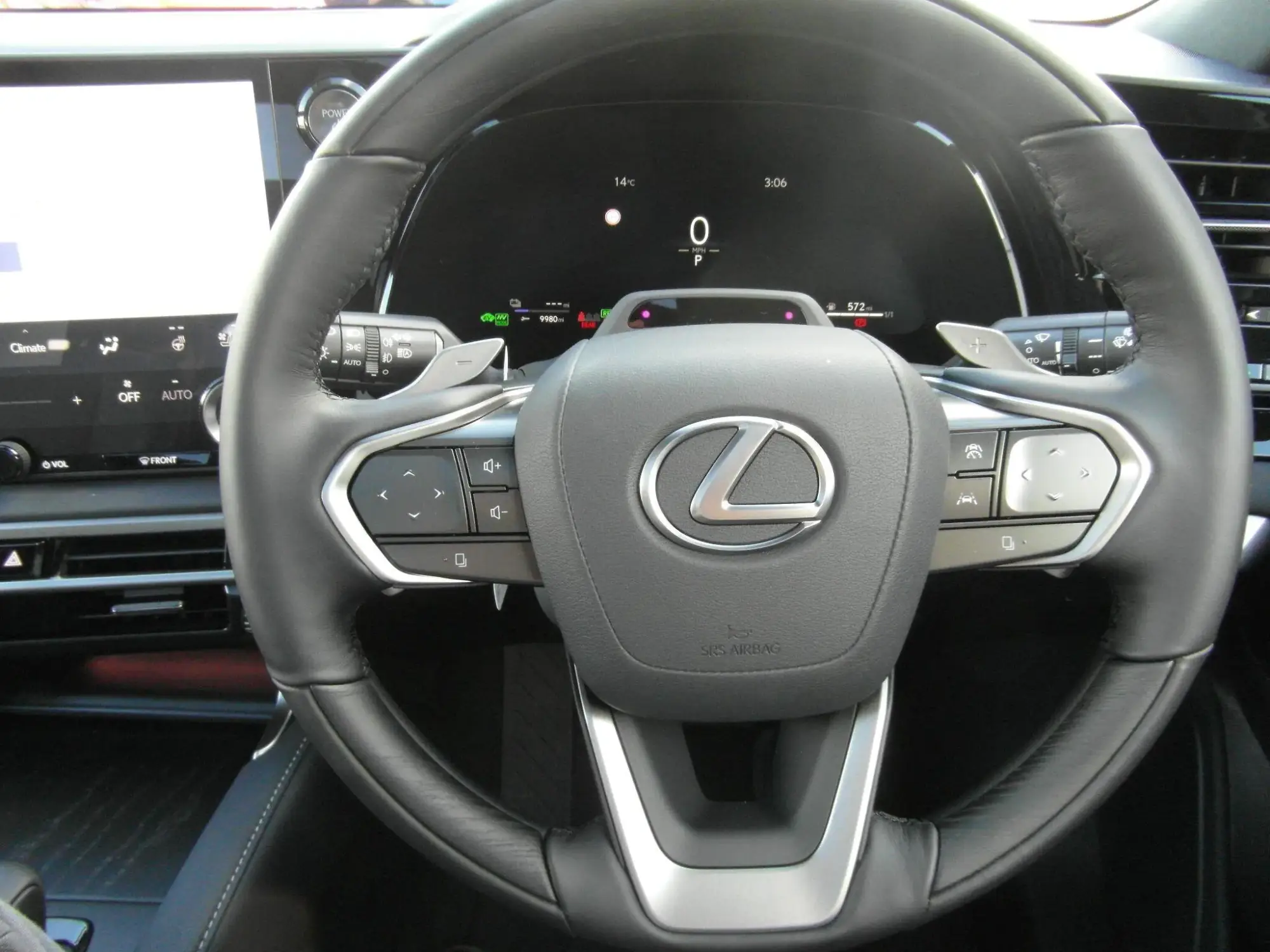 Lexus RX Image 39