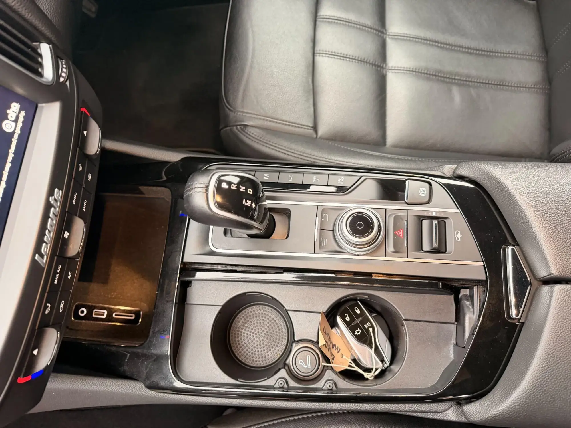 Maserati Levante Image 10