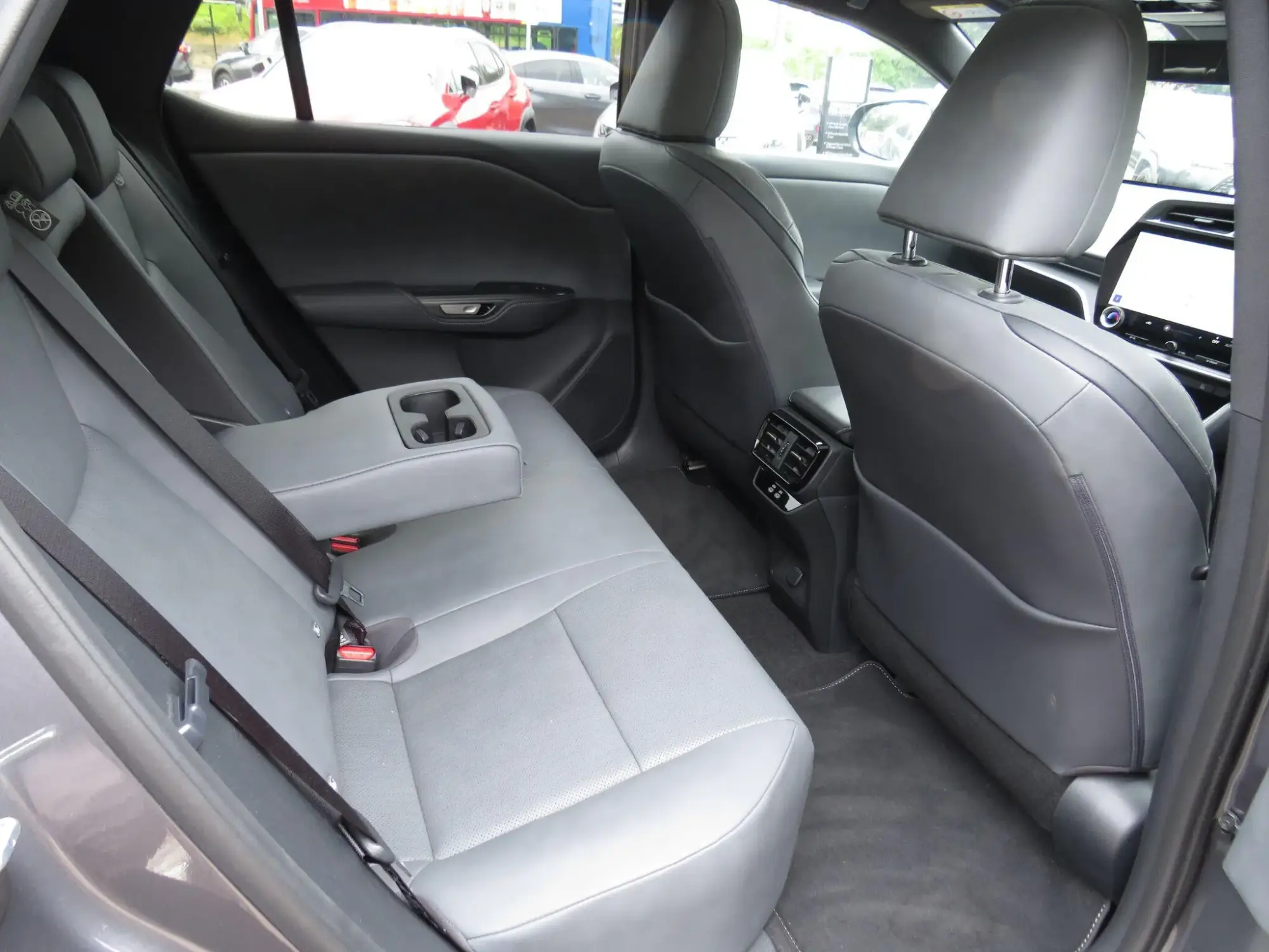 Lexus RZ Image 17