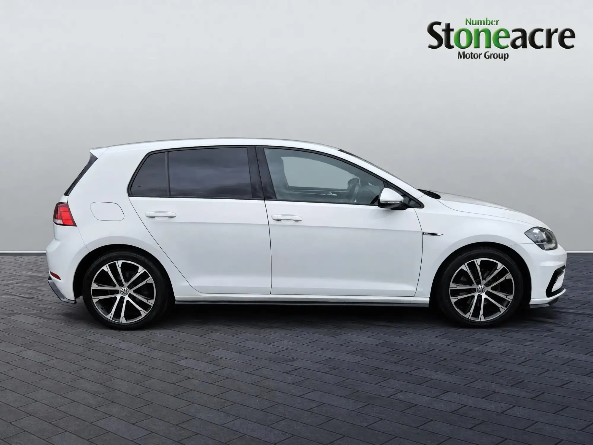 Volkswagen Golf 1.5 TSI EVO R-Line DSG Euro 6 (s/s) 5dr M28JLE Image 2