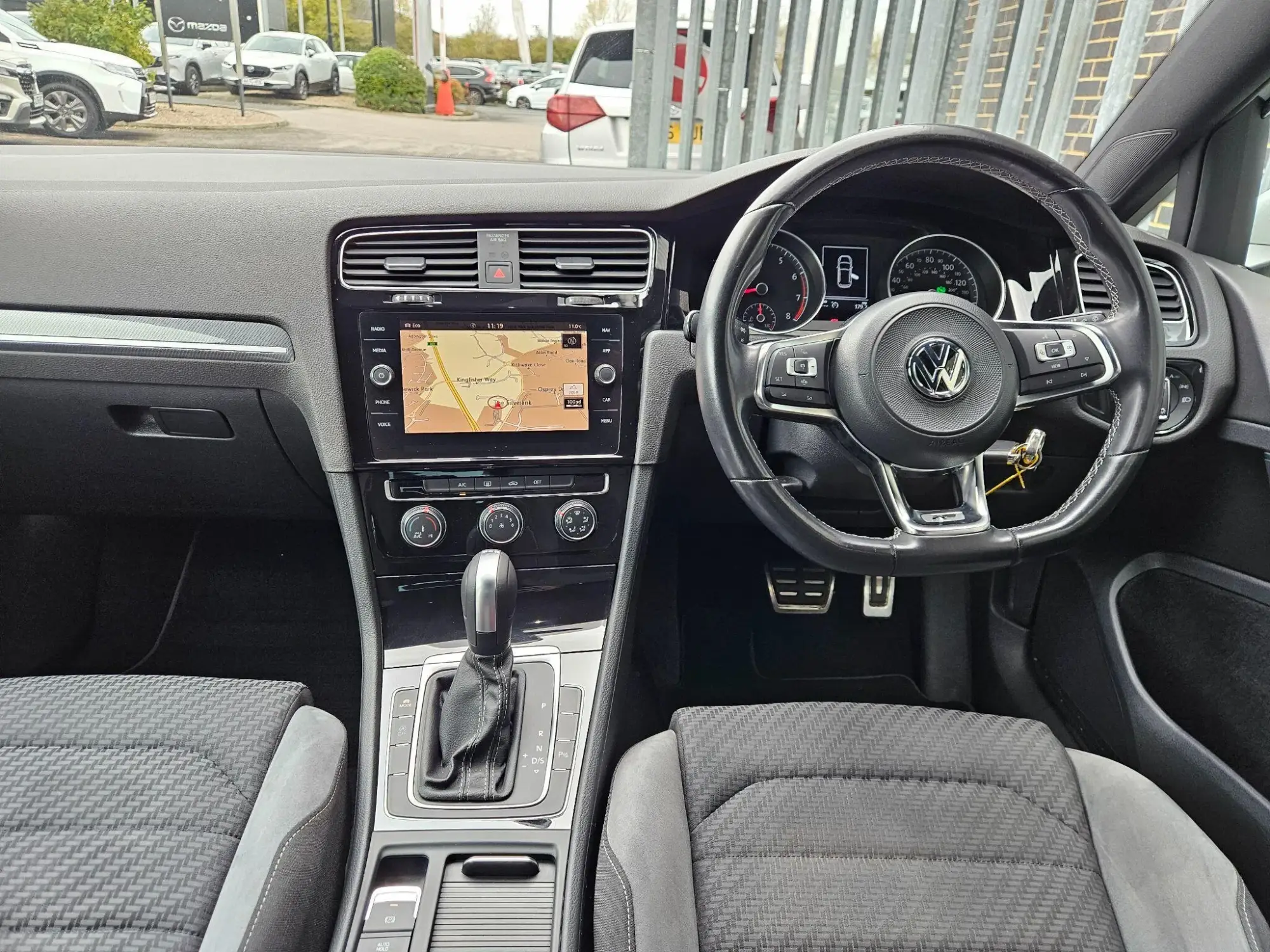 Volkswagen Golf Image 12