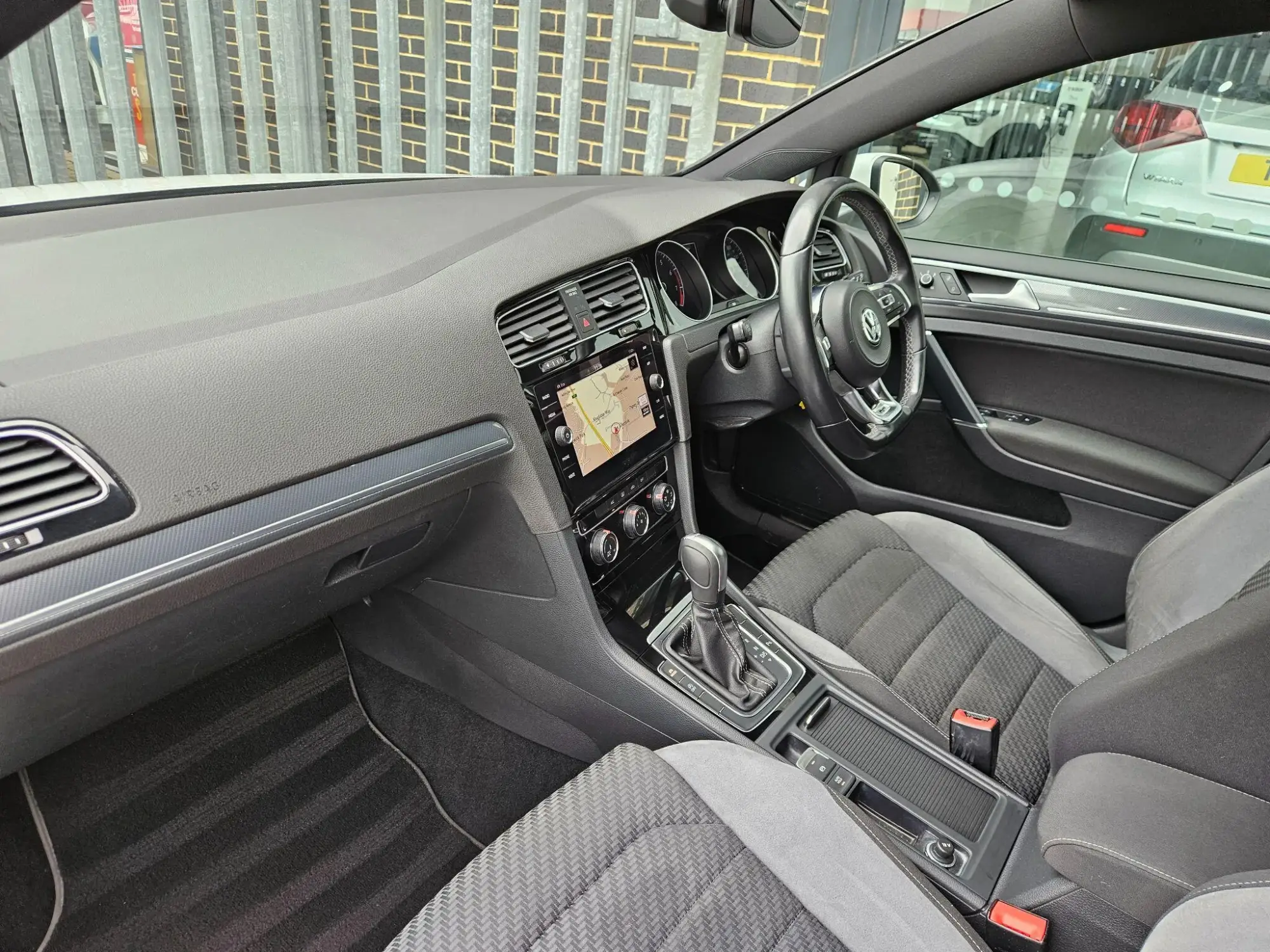 Volkswagen Golf Image 13