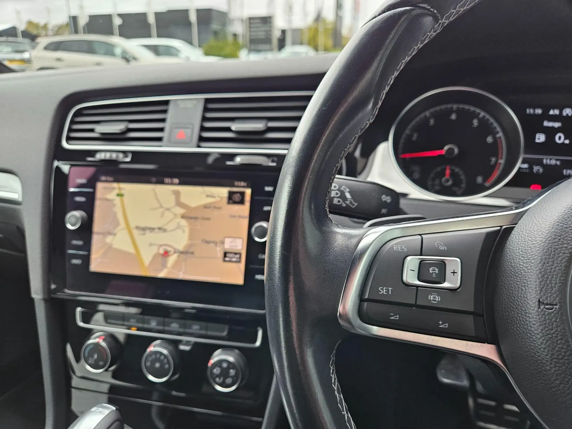 Volkswagen Golf Image 16