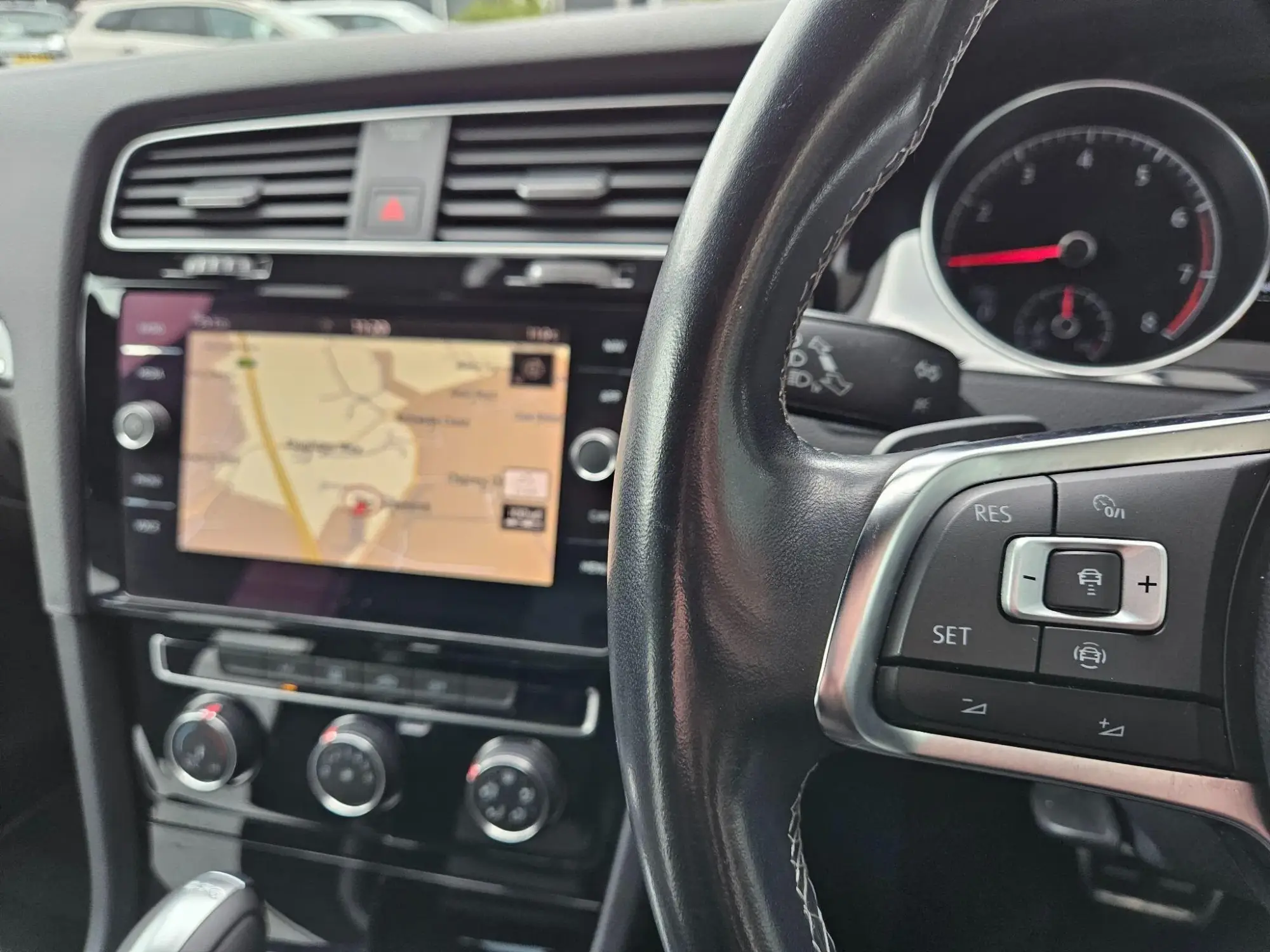 Volkswagen Golf Image 17