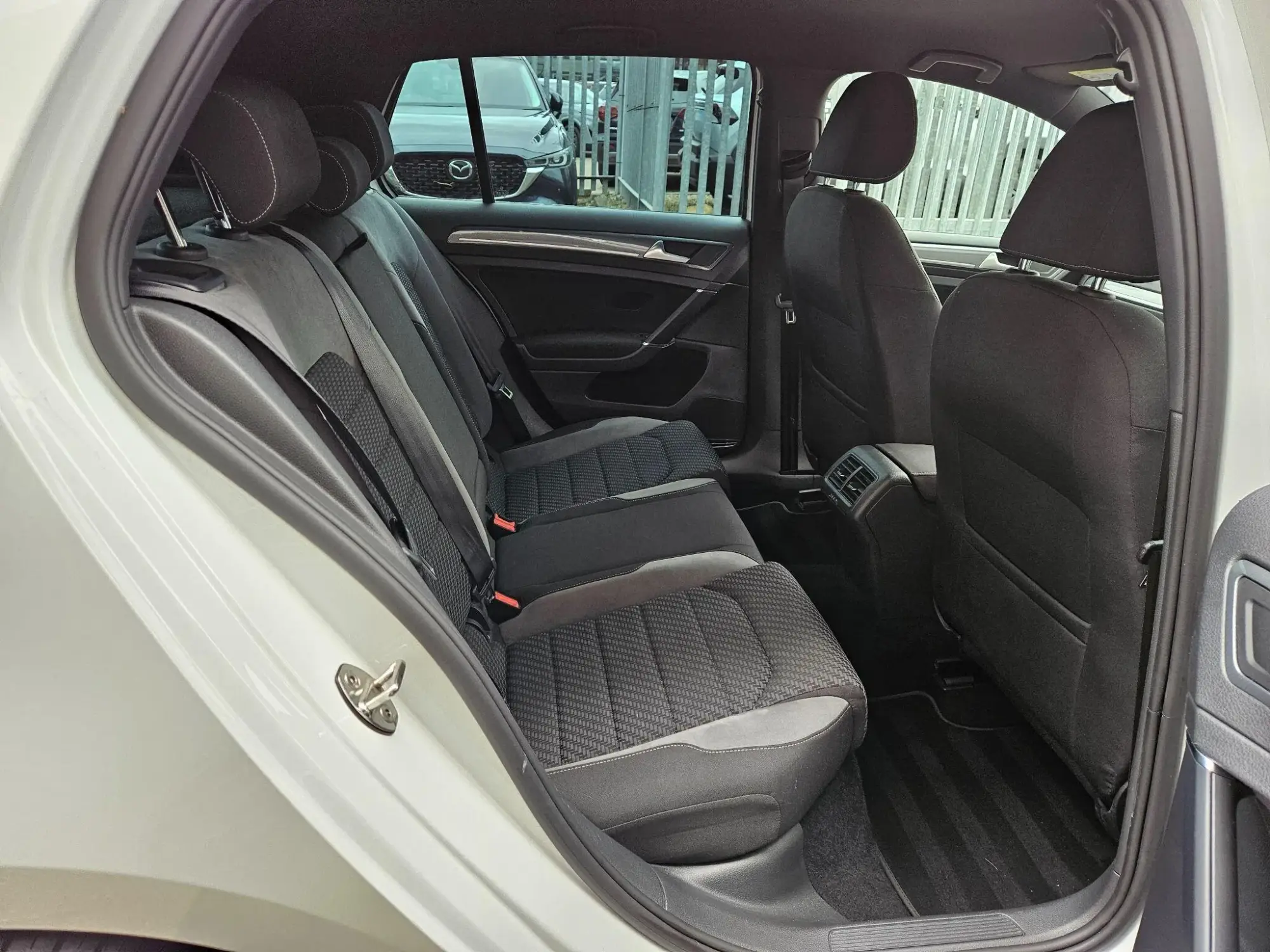 Volkswagen Golf Image 18