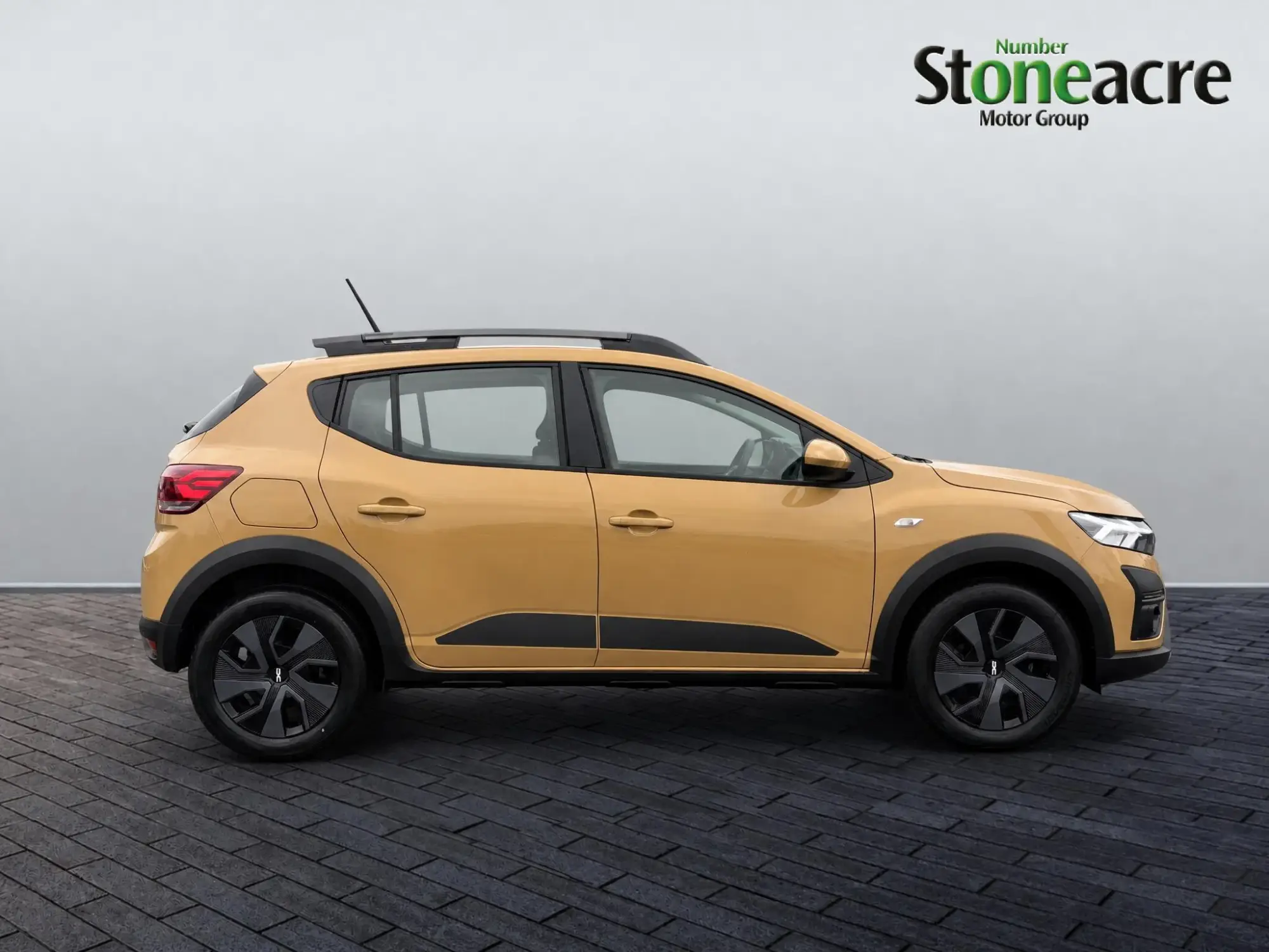 Dacia Sandero Stepway Stepway Expression TCe 90 MY23 YP74PNF Image 2 Dacia Sandero Stepway Stepway Expression TCe 90 MY23 YP74PNF Image 2