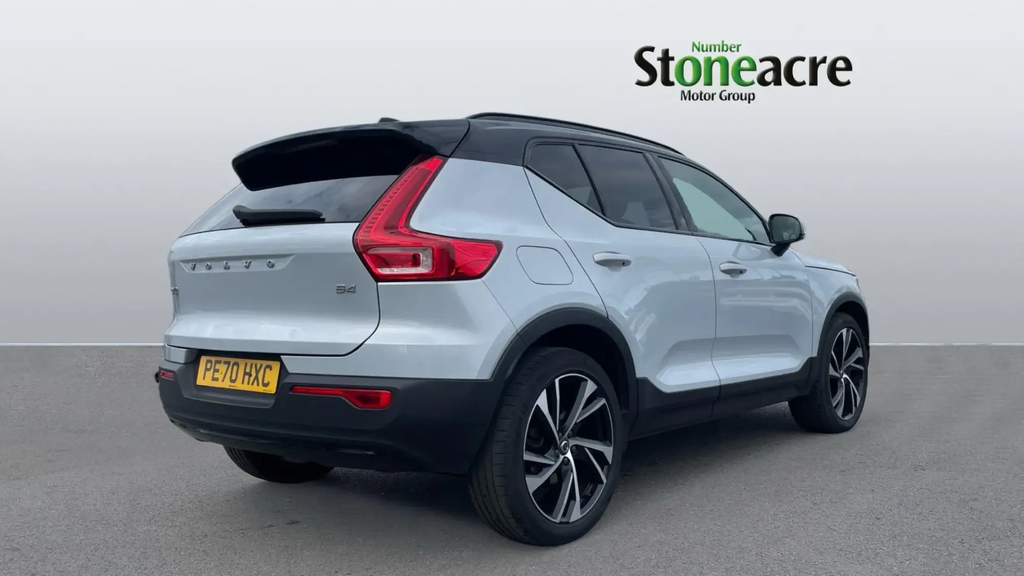 Volvo XC40 2.0 B4P R DESIGN Pro 5dr Auto PE70HXC Image 2