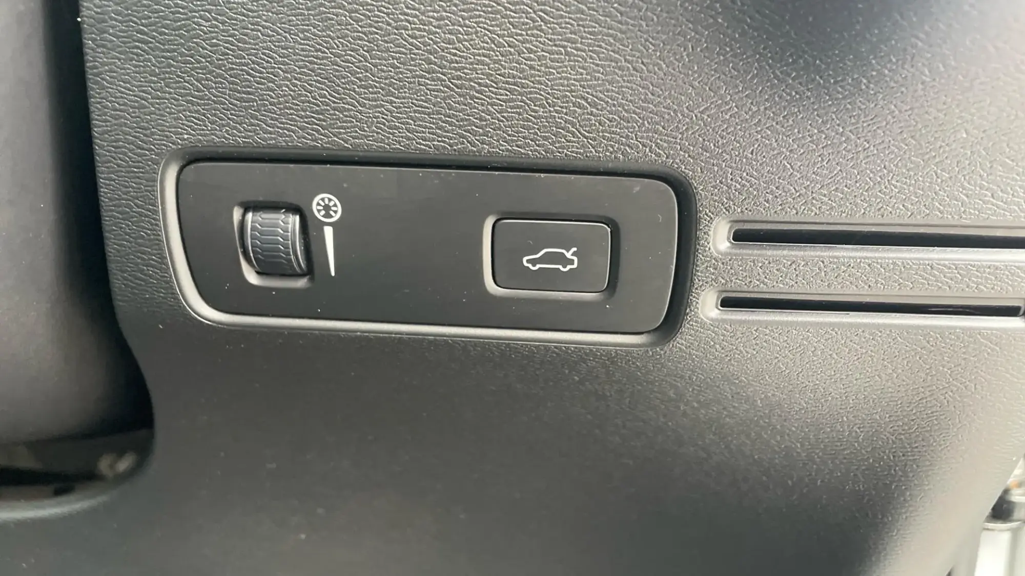 Volvo XC40 Image 33