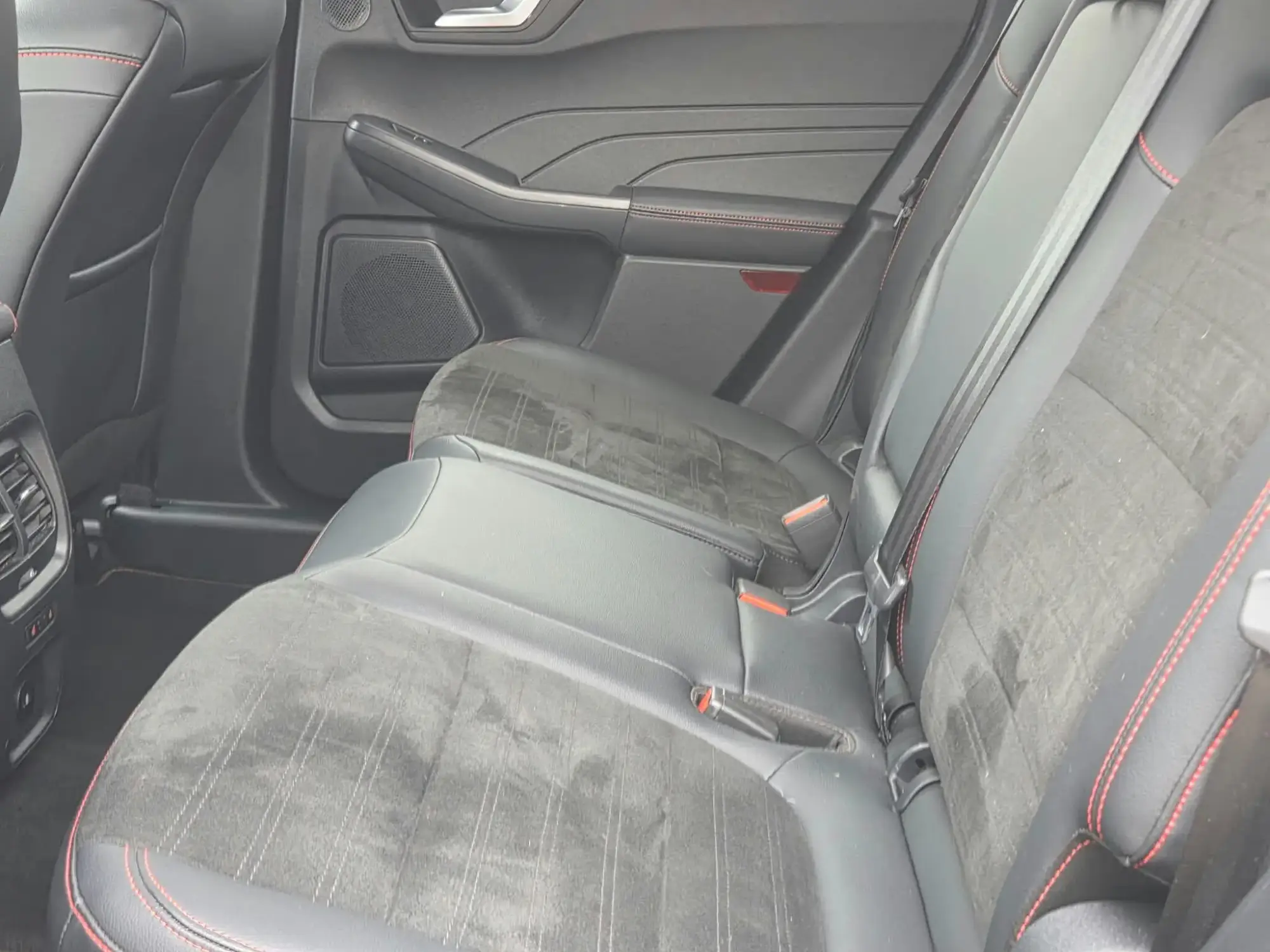 Ford Kuga Plug-In Hybrid Image 16 Ford Kuga Plug-In Hybrid Image 16