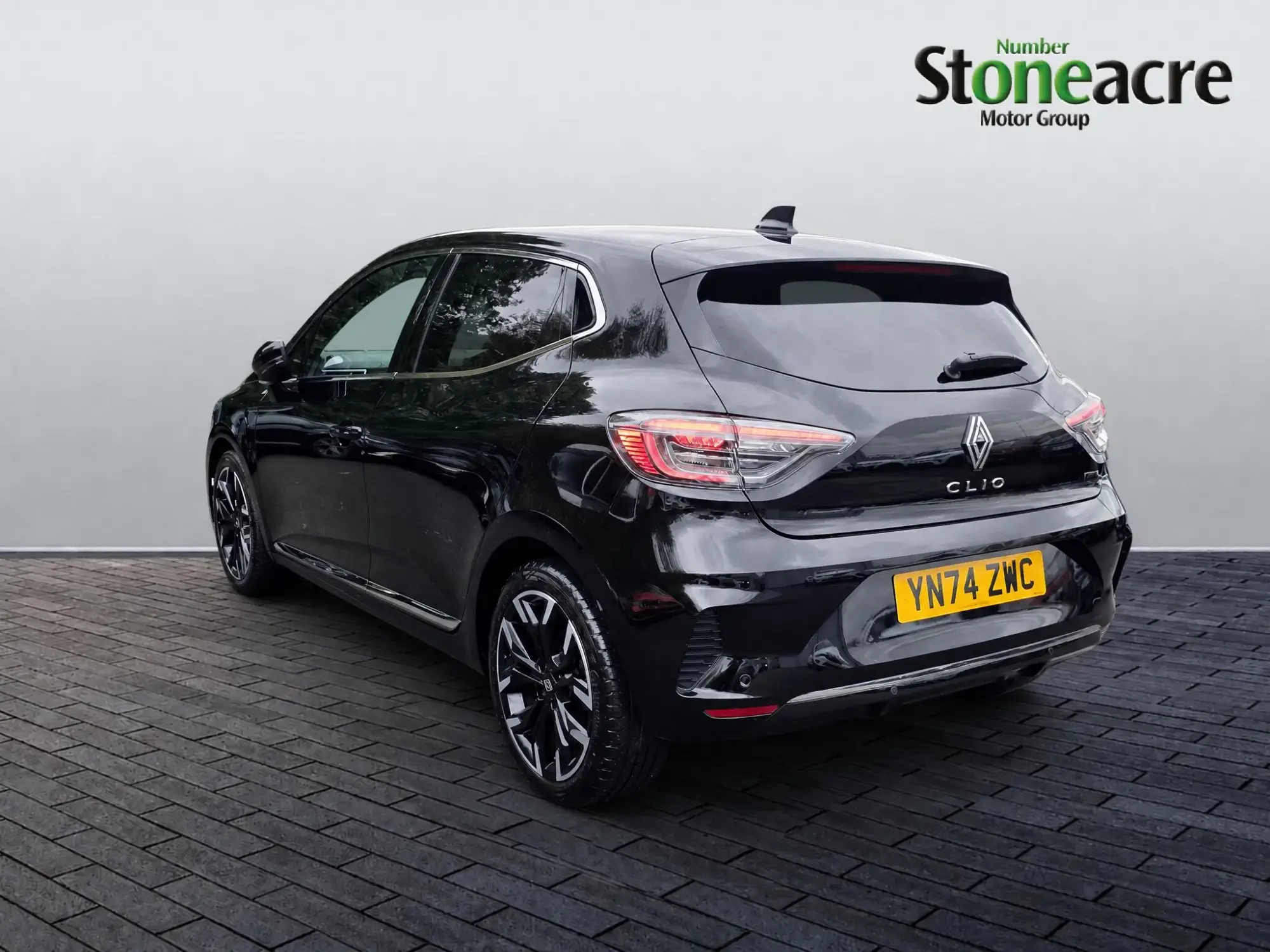 Renault Clio E-Tech Image 5 Renault Clio E-Tech Image 5
