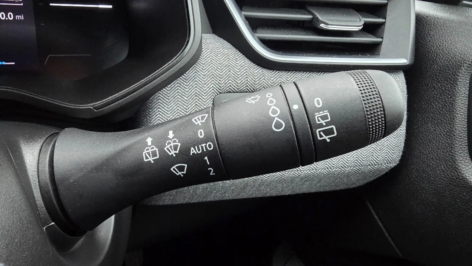 Renault Clio E-Tech Image 16 Renault Clio E-Tech Image 16