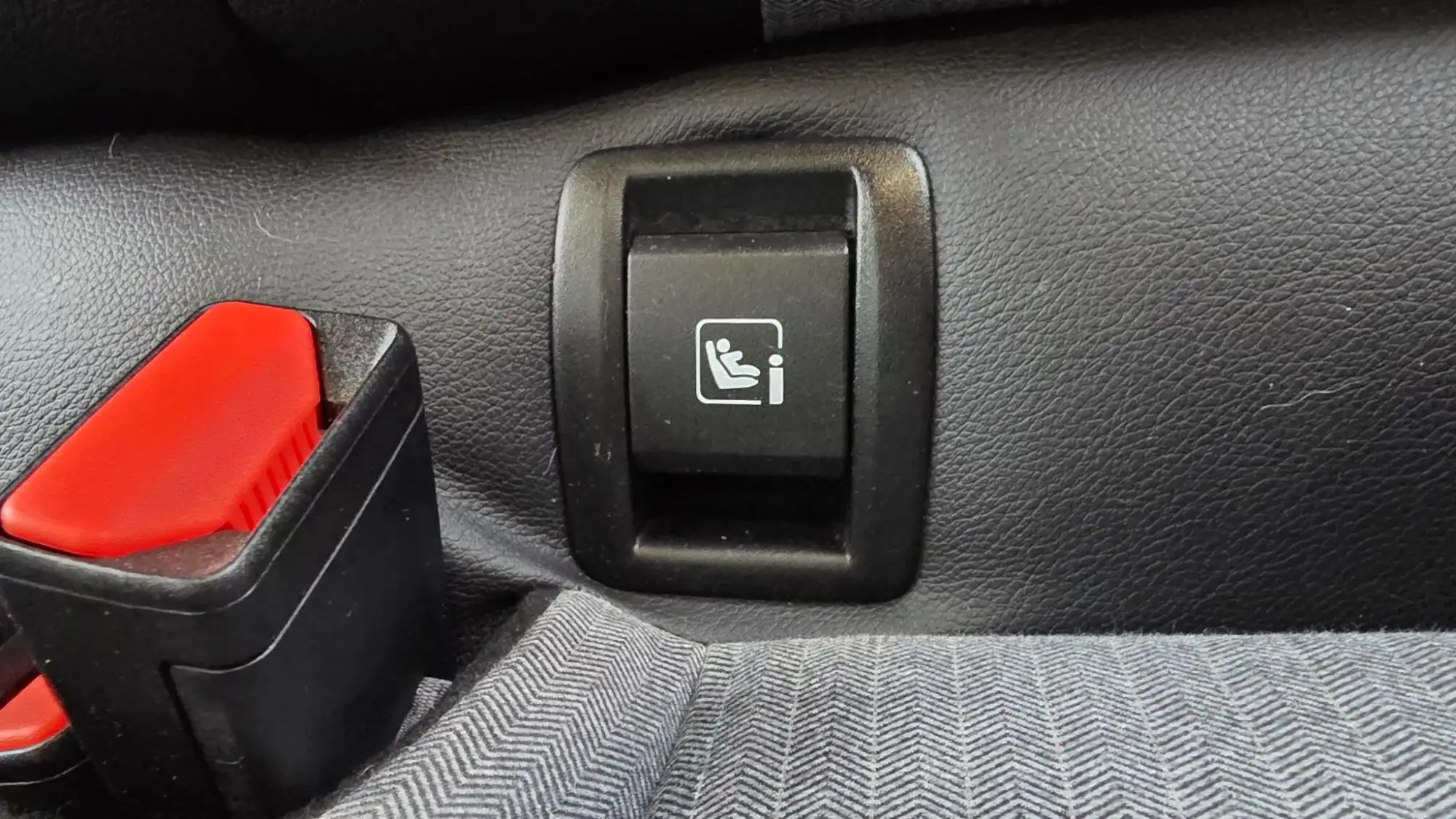 Renault Clio E-Tech Image 35 Renault Clio E-Tech Image 35