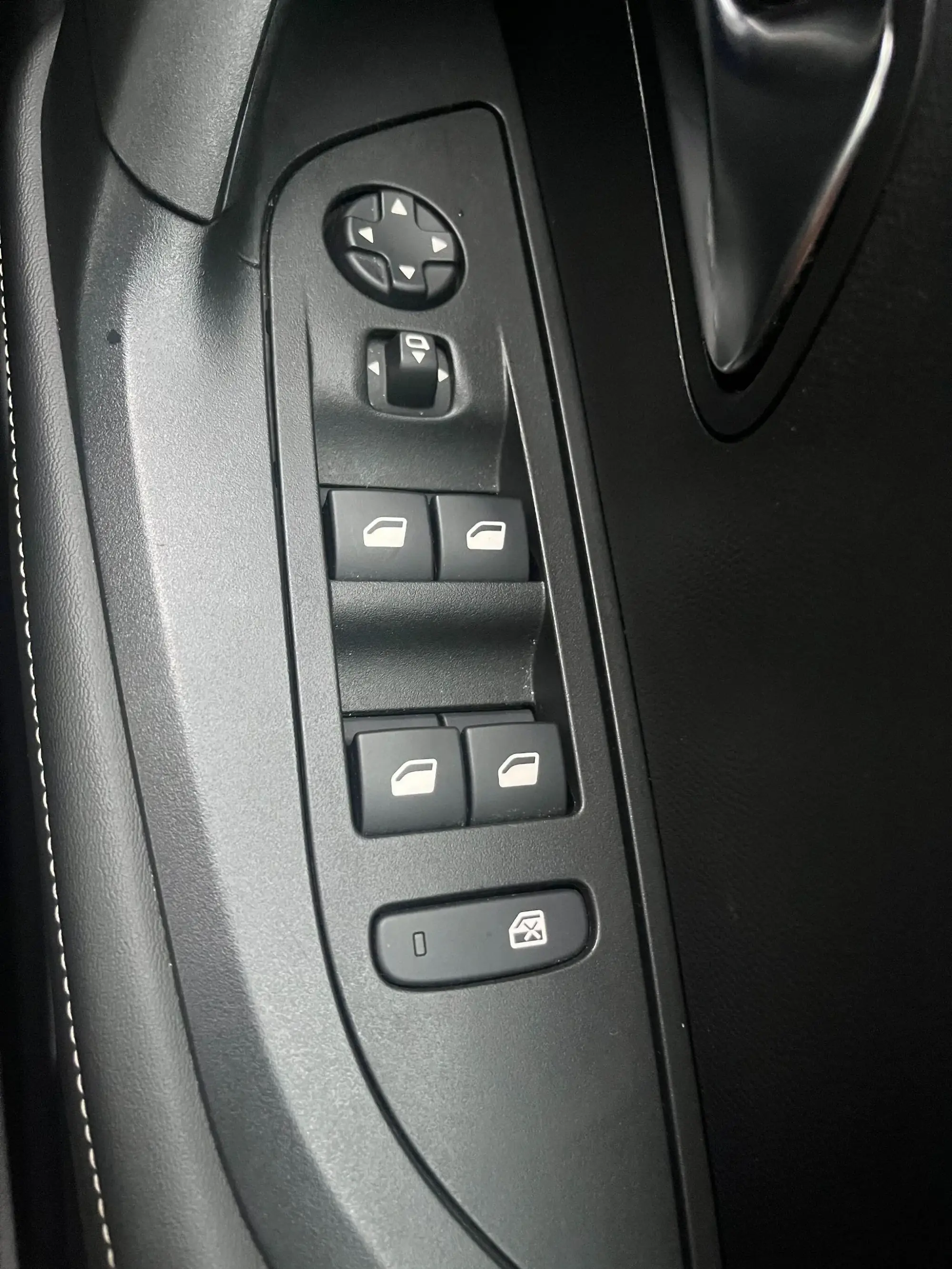 Peugeot 2008 Image 32