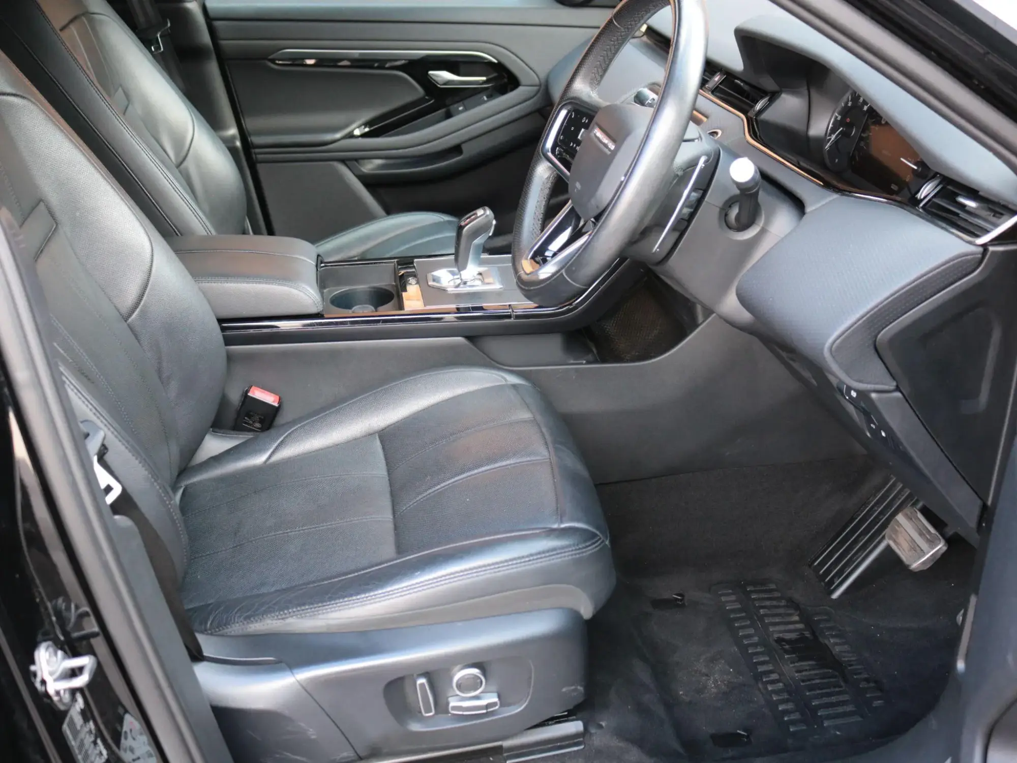 Land Rover Range Rover Evoque Image 12