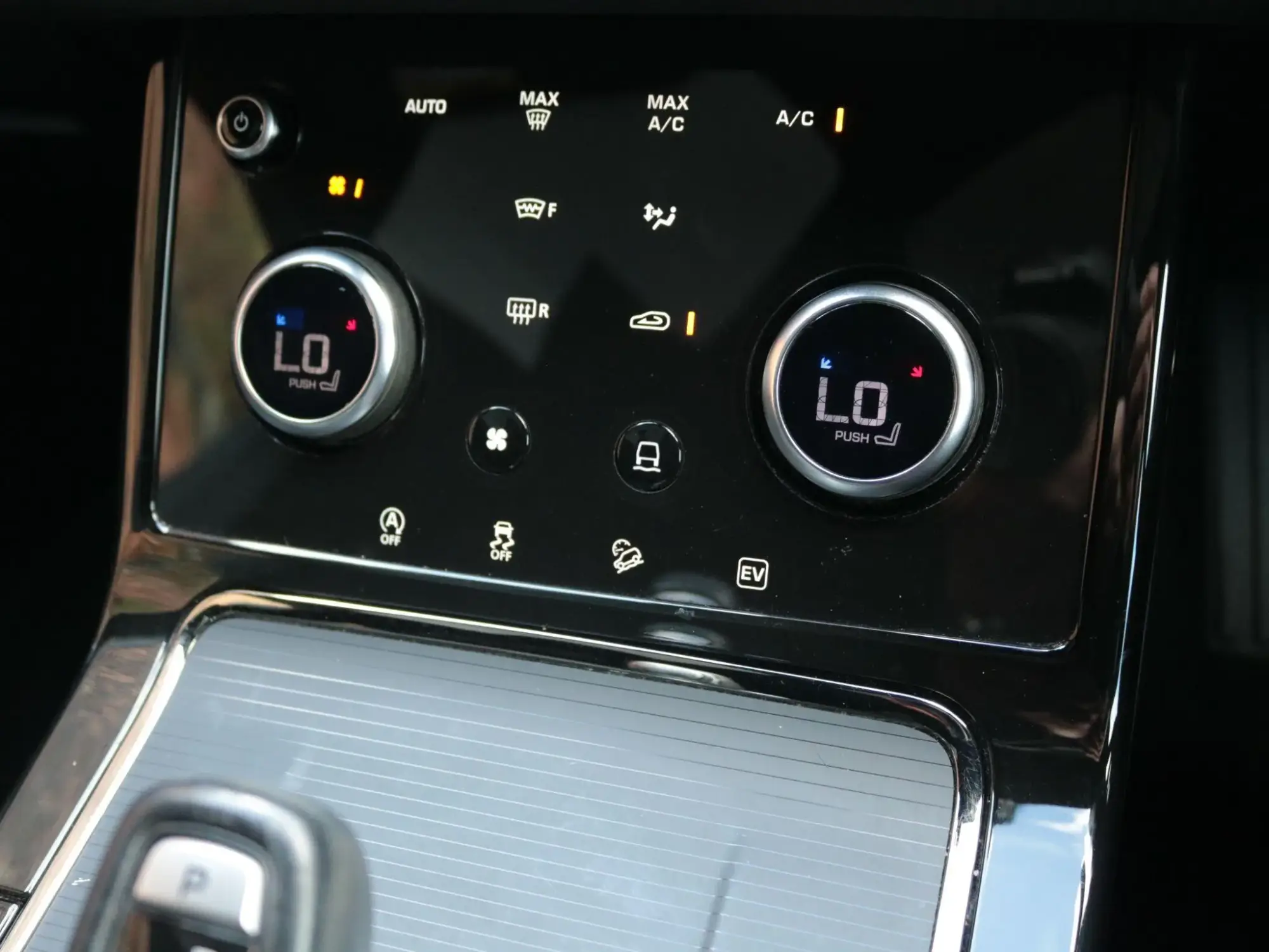 Land Rover Range Rover Evoque Image 23