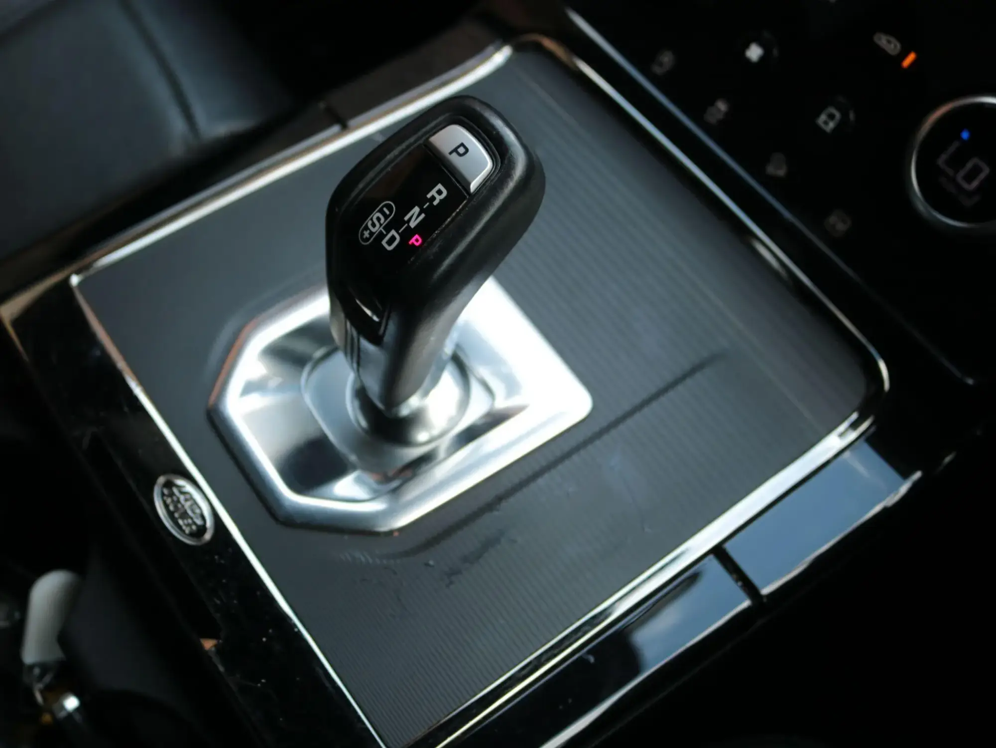Land Rover Range Rover Evoque Image 24