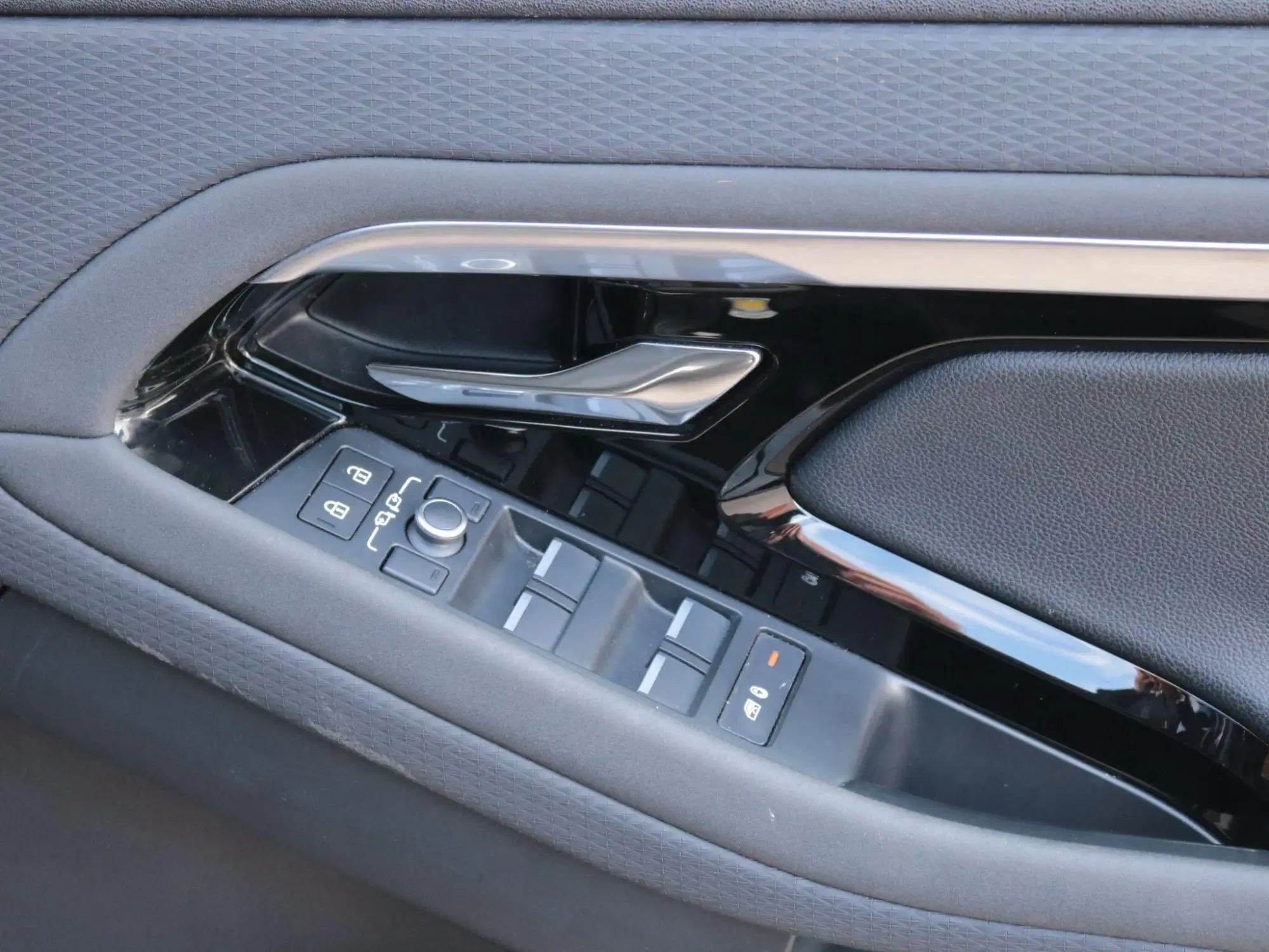 Land Rover Range Rover Evoque Image 27