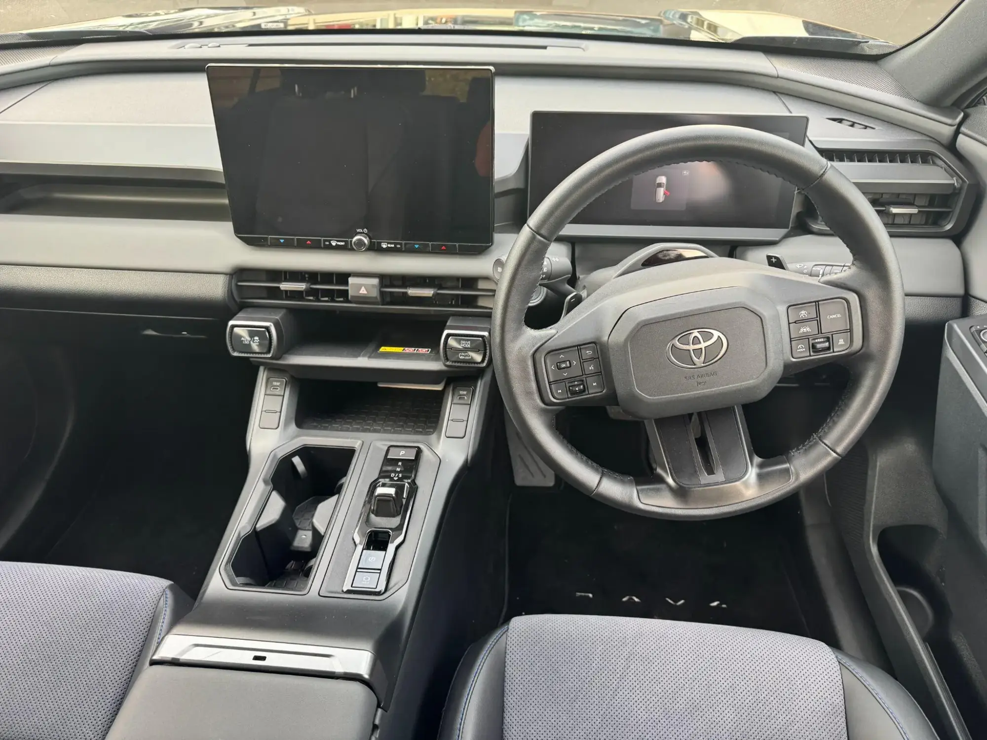 Toyota RAV4 Image 15