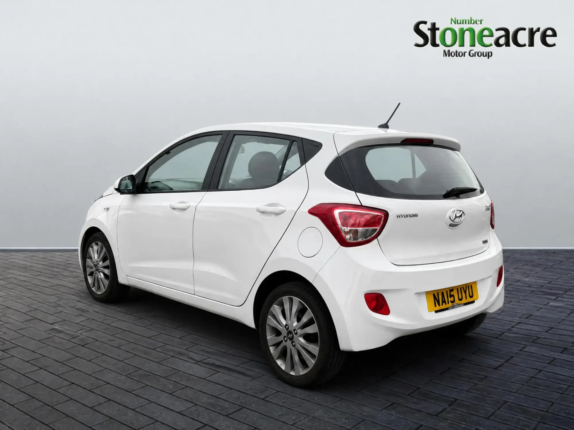 Hyundai i10 1.2 SE Auto Euro 5 5dr NA15UYU Image 3