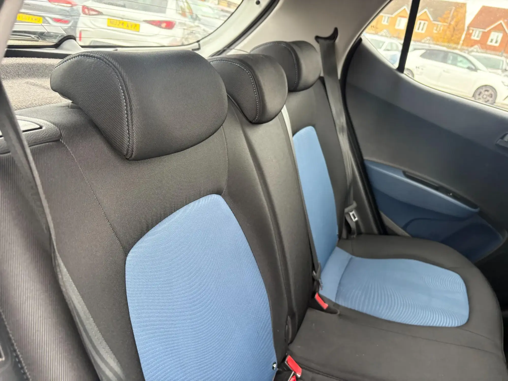 Hyundai i10 Image 12 Hyundai i10 Image 12