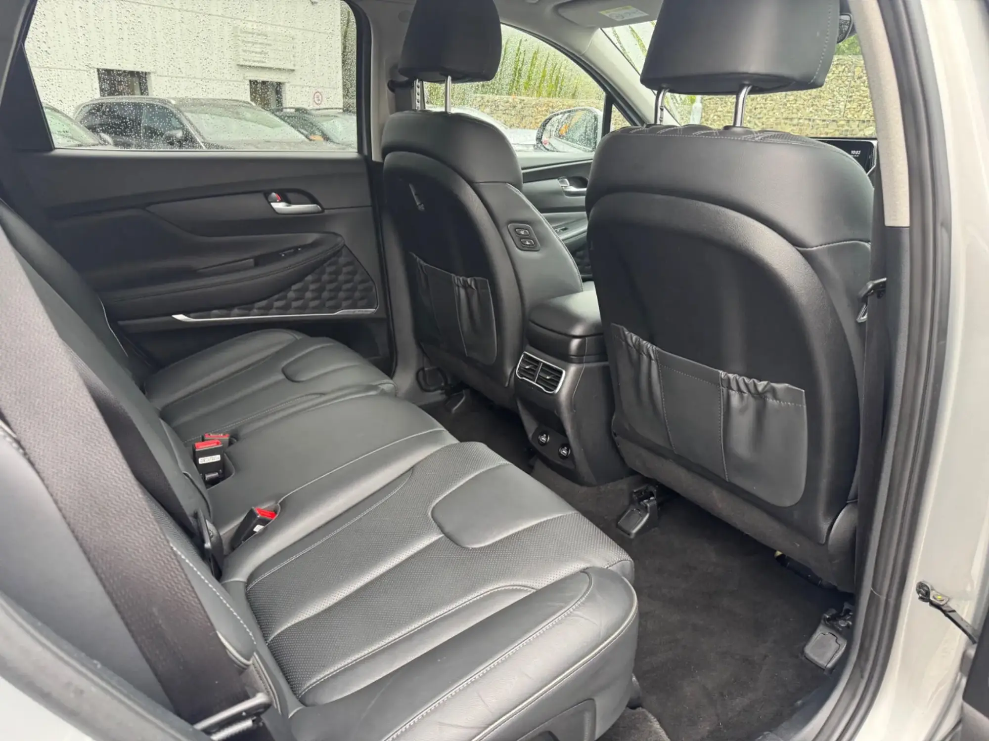 Hyundai SANTA FE Image 13