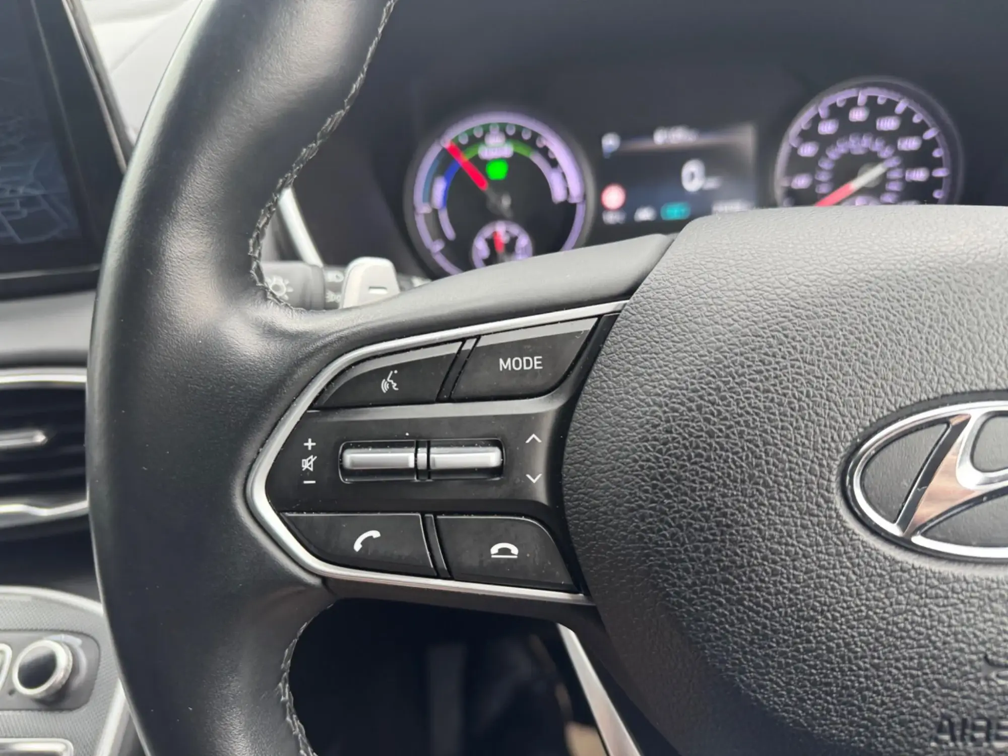 Hyundai SANTA FE Image 21