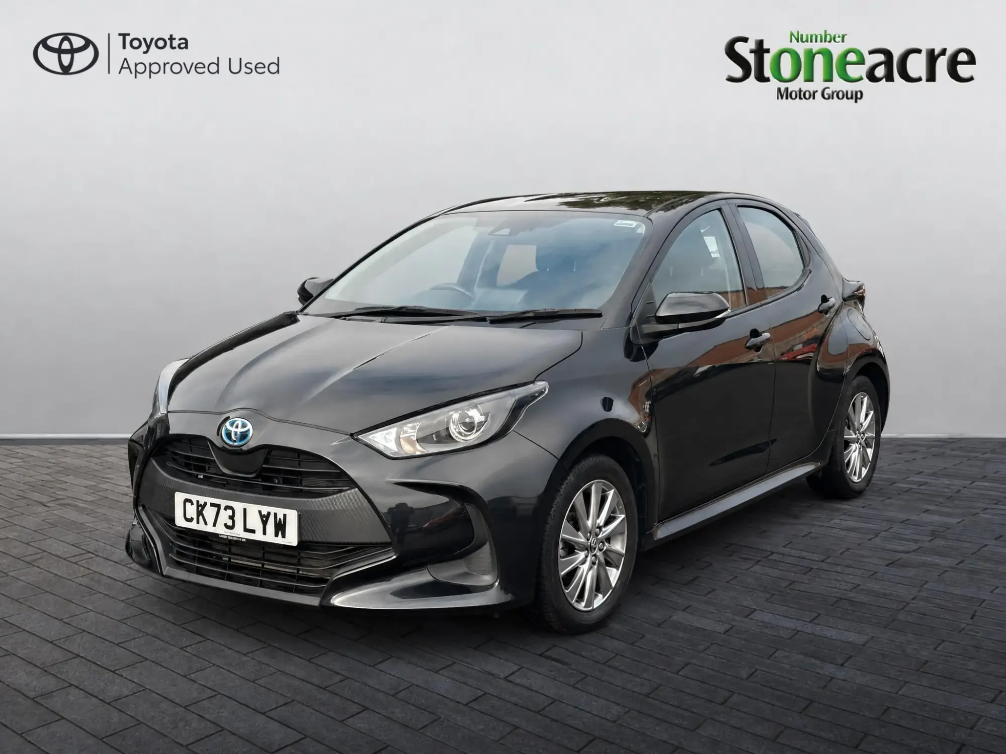 Toyota Yaris Hybrid 1.5 Hybrid Icon 5dr CVT CK73LYW Image 3