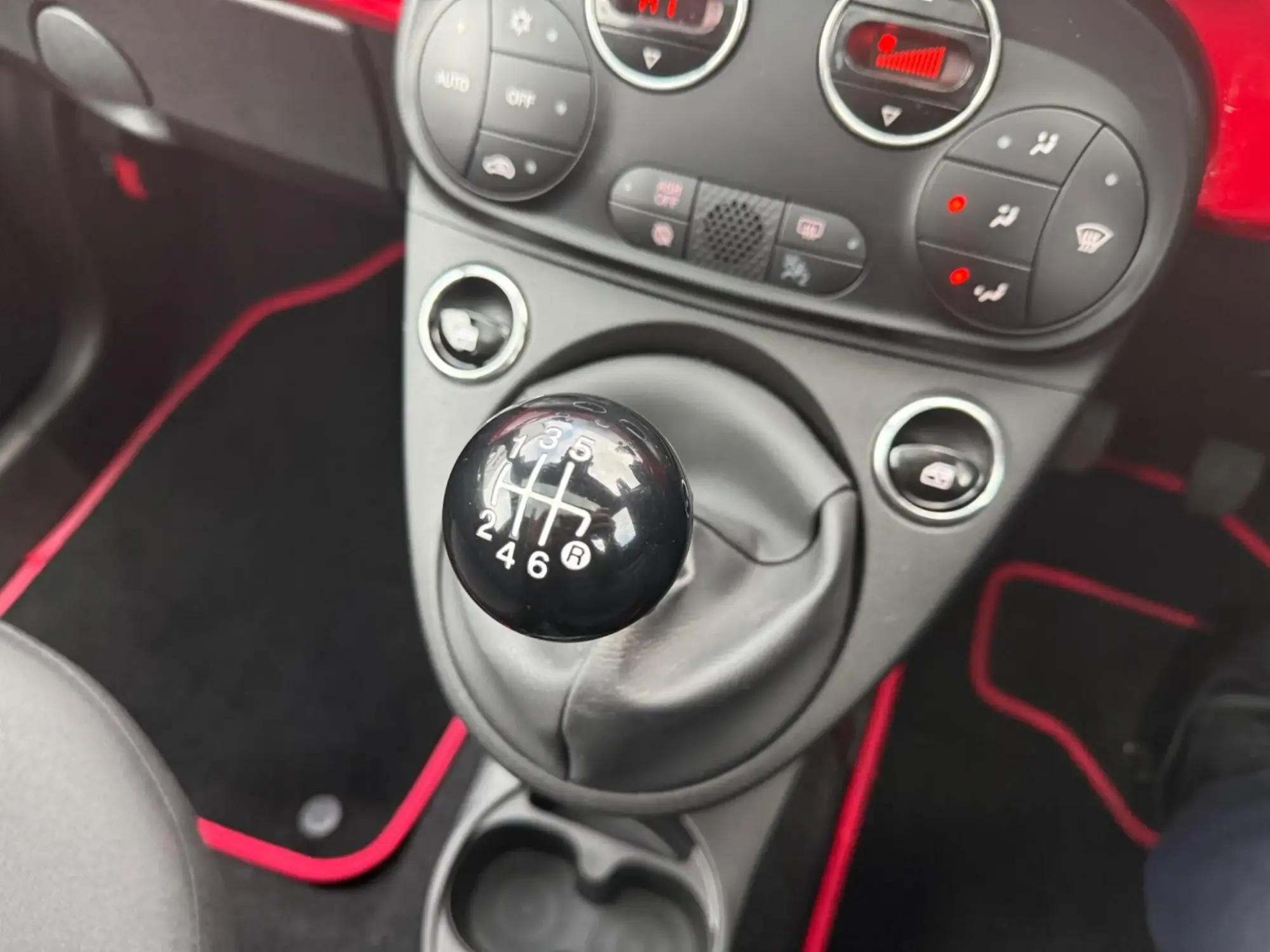 Fiat 500 Hybrid Image 24 Fiat 500 Hybrid Image 24