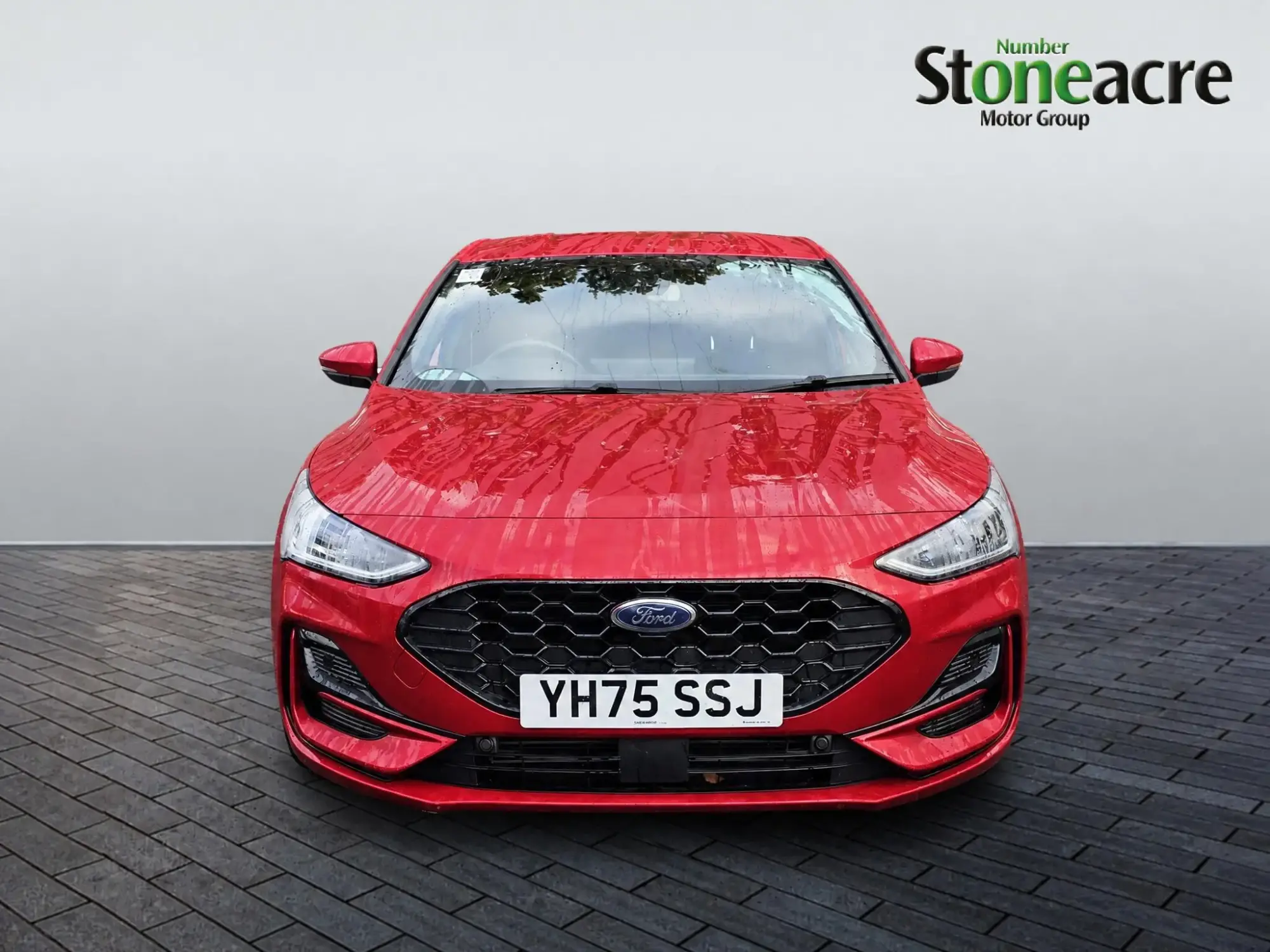 Ford Focus 1.0T EcoBoost MHEV ST-Line Euro 6 (s/s) 5dr YH75SSJ Image 2 Ford Focus 1.0T EcoBoost MHEV ST-Line Euro 6 (s/s) 5dr YH75SSJ Image 2