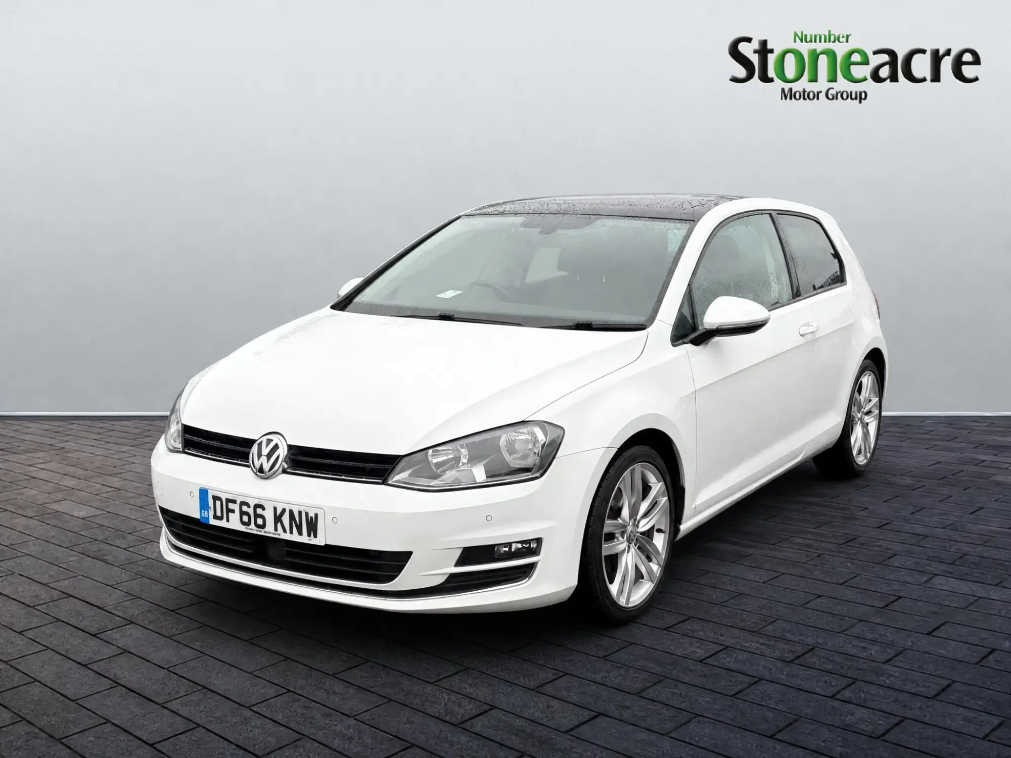 Volkswagen Golf 2.0 TDI BlueMotion Tech GT Edition Euro 6 (s/s) 3dr DF66KNW Image 3