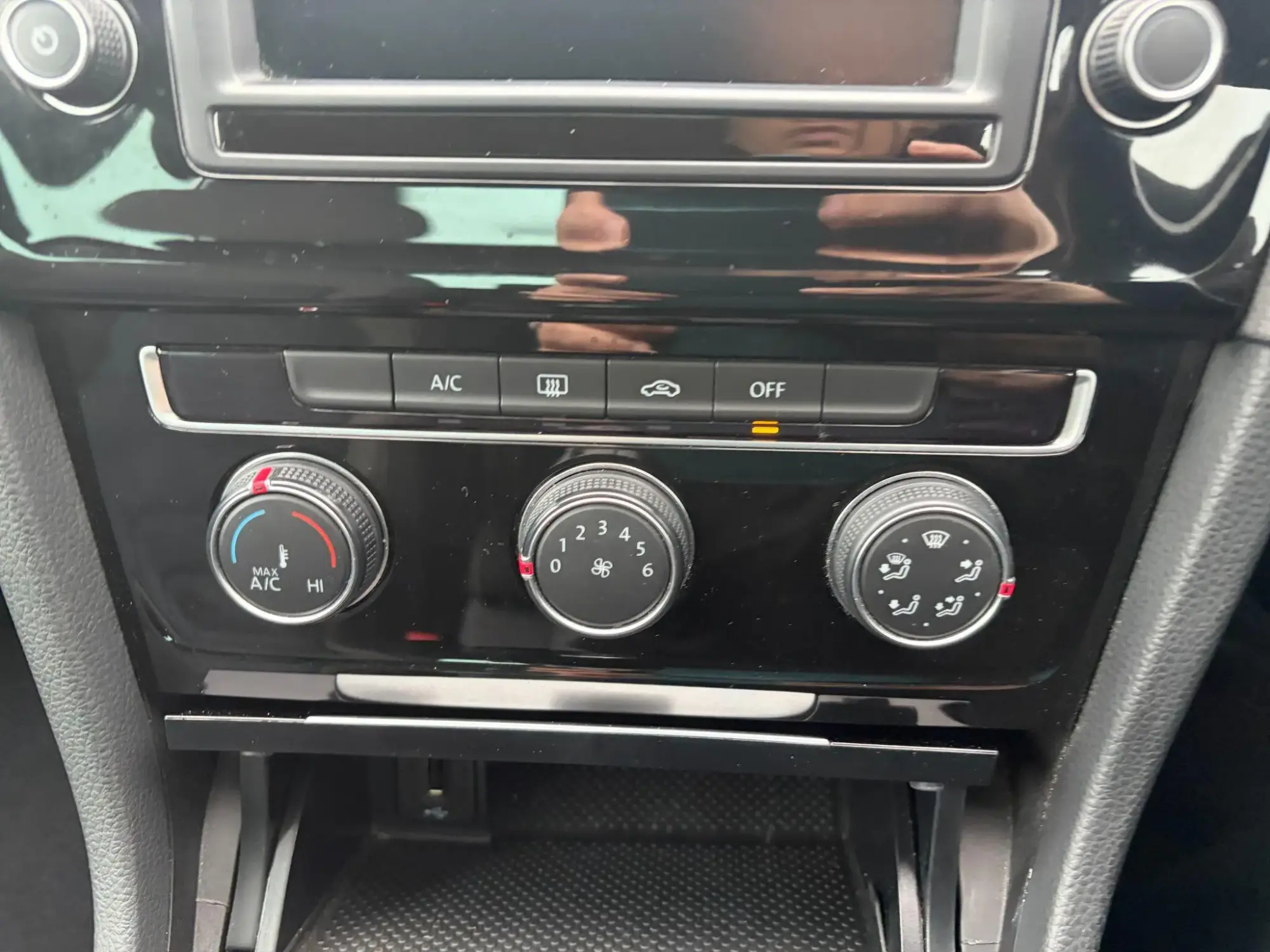 Volkswagen Golf Image 9