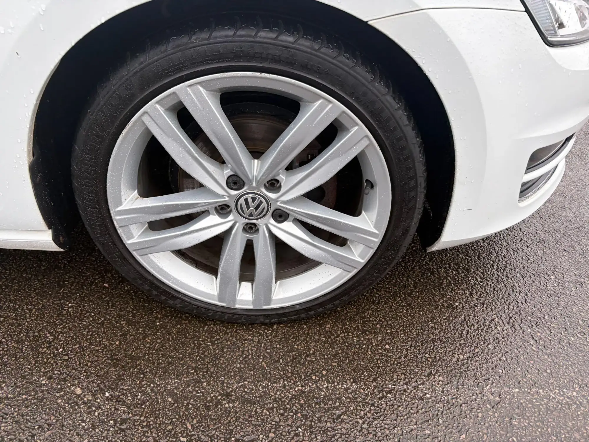 Volkswagen Golf Image 17