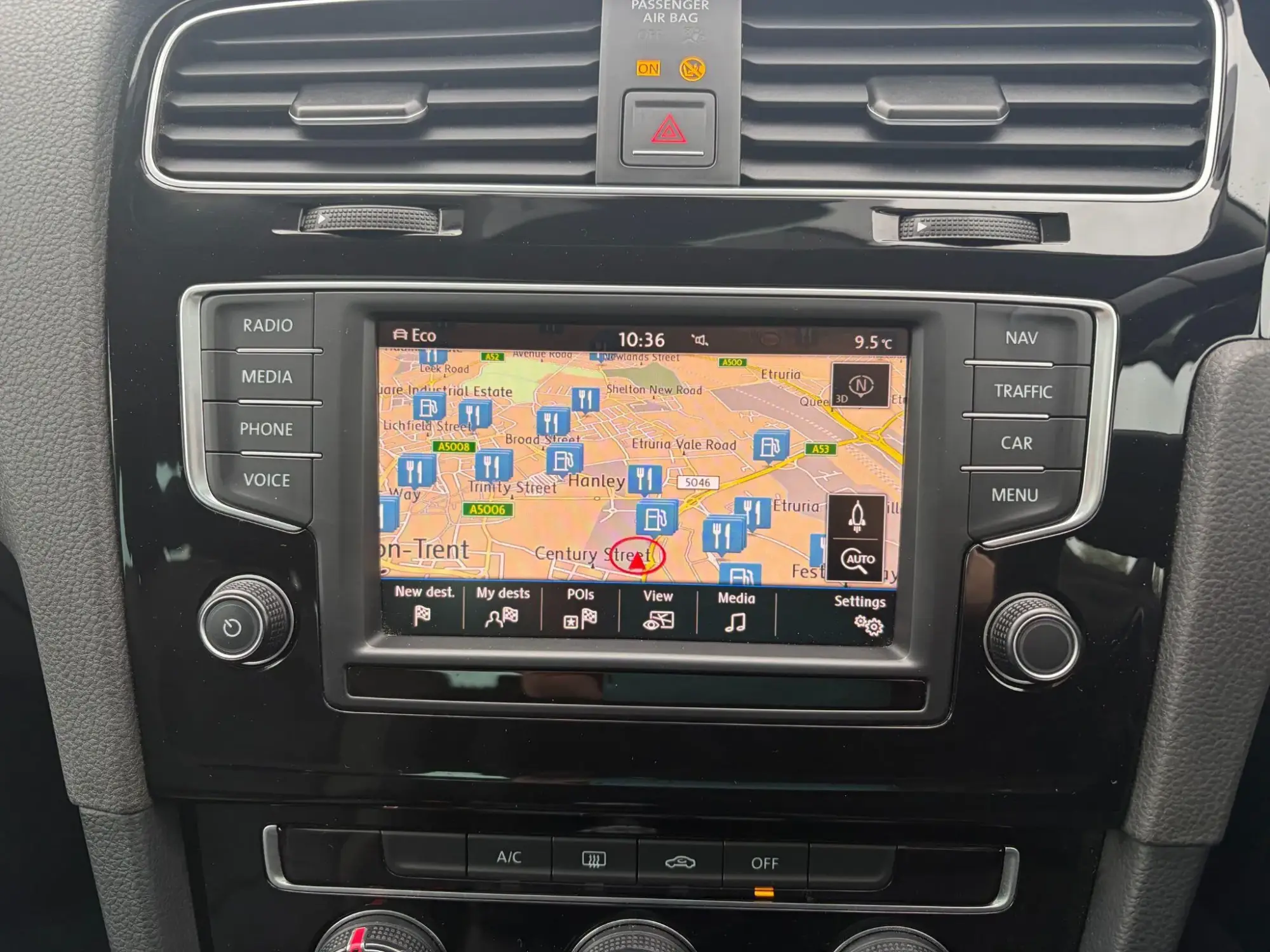 Volkswagen Golf Image 18
