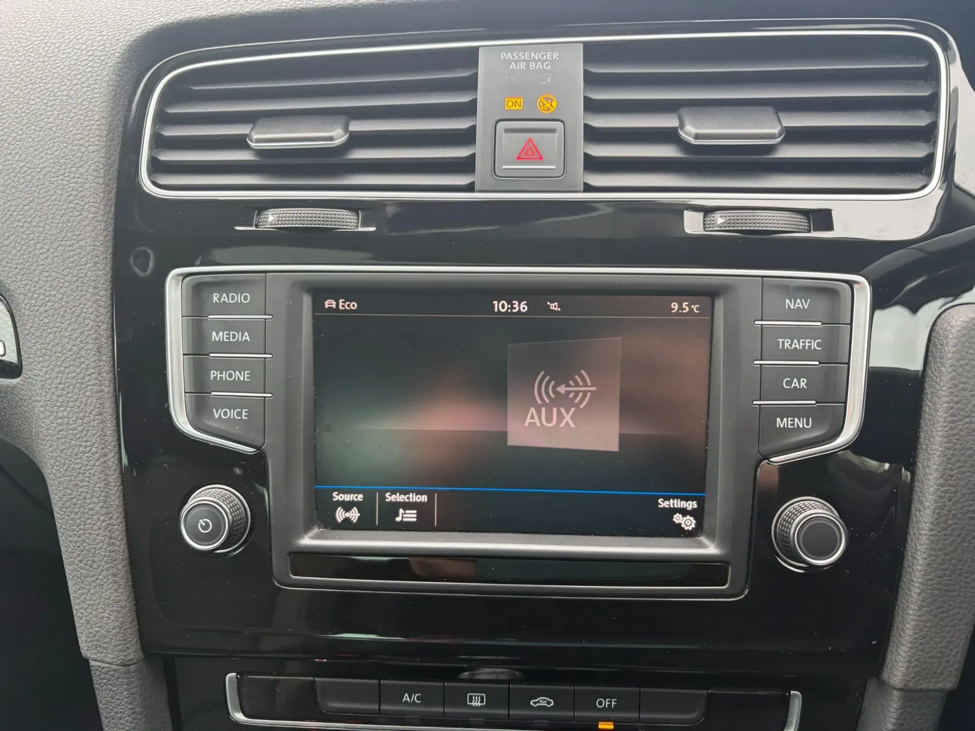 Volkswagen Golf Image 20