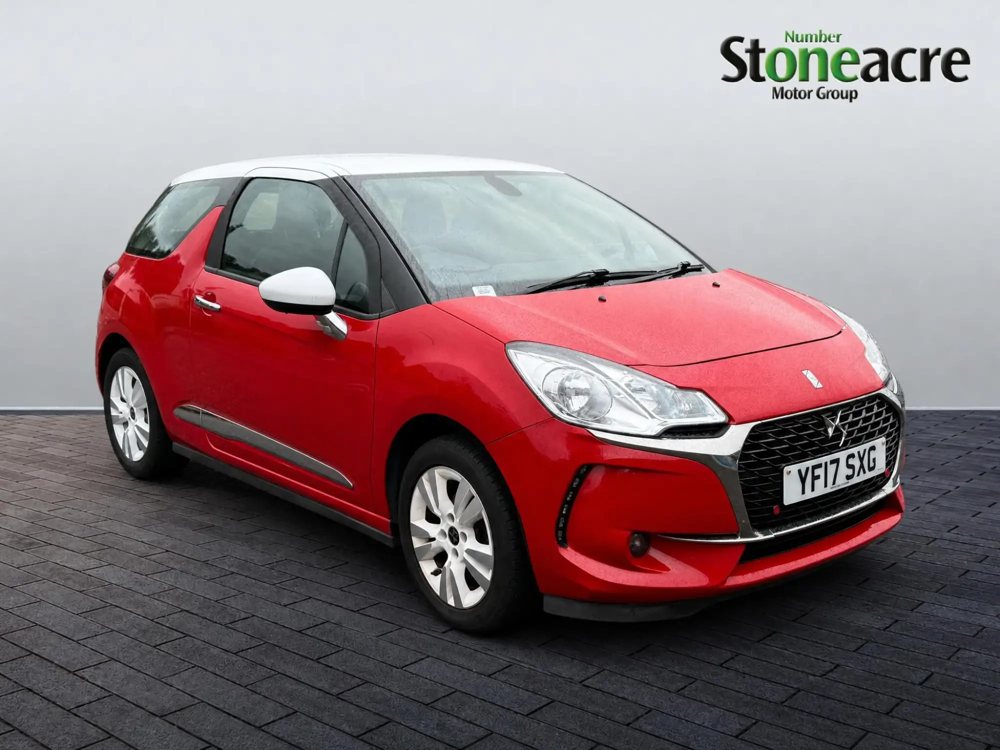DS AUTOMOBILES DS 3 1.2 PureTech Chic Euro 6 3dr YF17SXG Image 1 DS AUTOMOBILES DS 3 1.2 PureTech Chic Euro 6 3dr YF17SXG Image 1