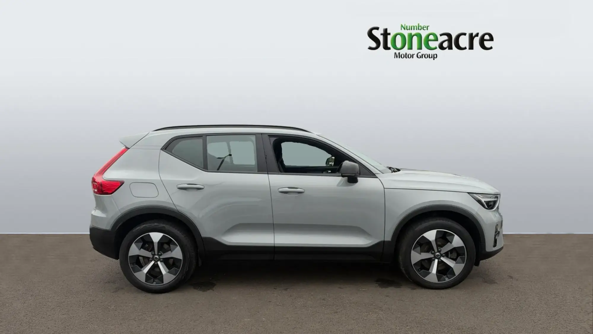 Volvo XC40 2.0 B4P Plus Dark 5dr Auto CY74JVH Image 3 Volvo XC40 2.0 B4P Plus Dark 5dr Auto CY74JVH Image 3