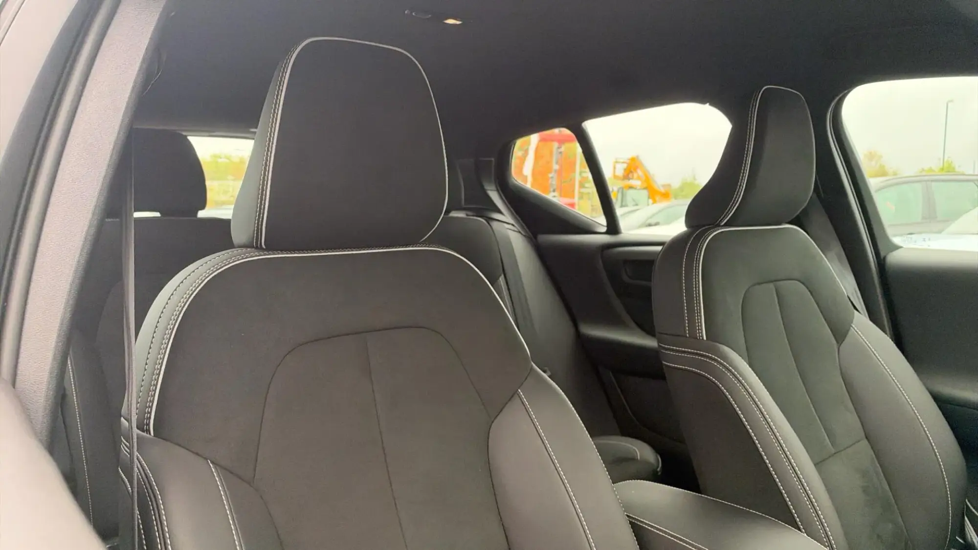 Volvo XC40 Image 12