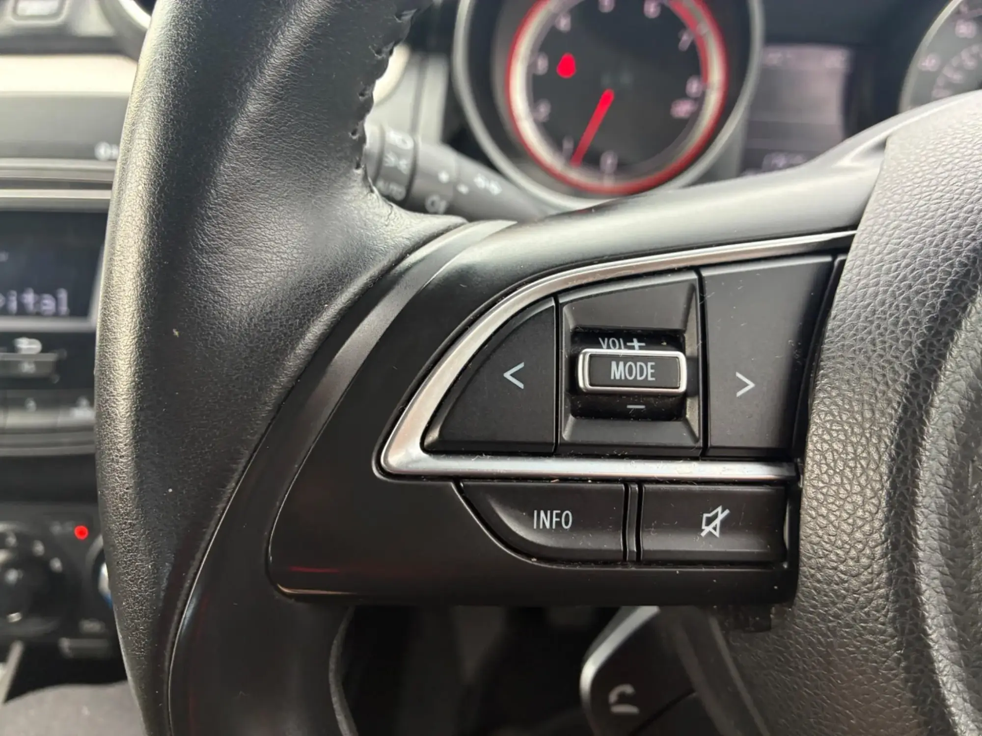 Suzuki Swift Image 12 Suzuki Swift Image 12