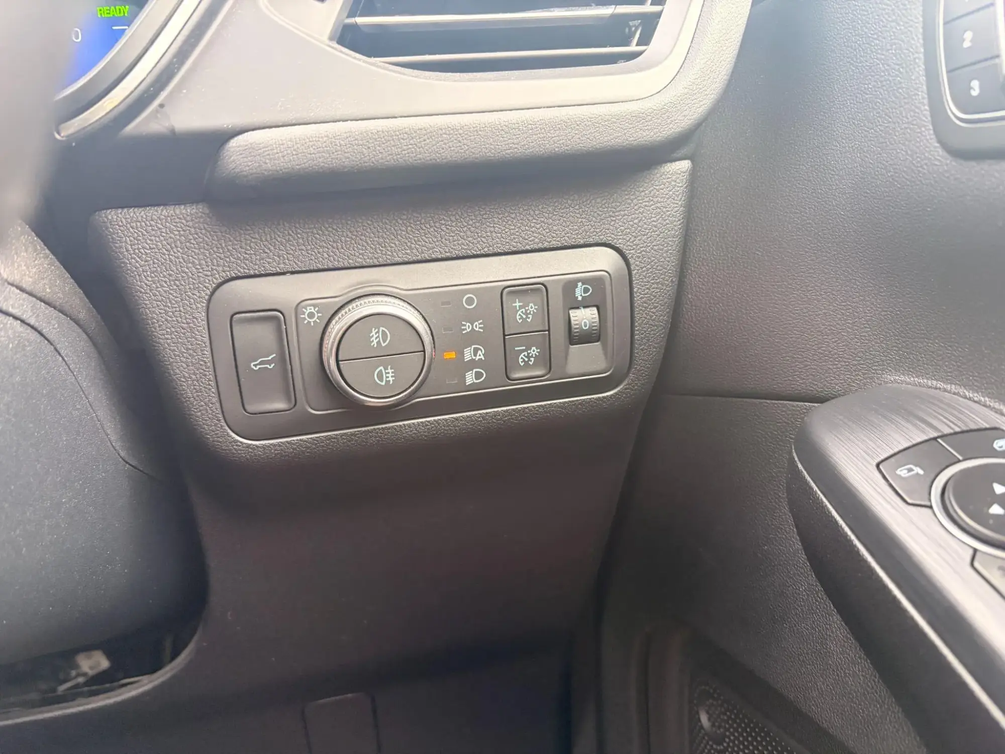 Ford Kuga Hybrid Image 11 Ford Kuga Hybrid Image 11