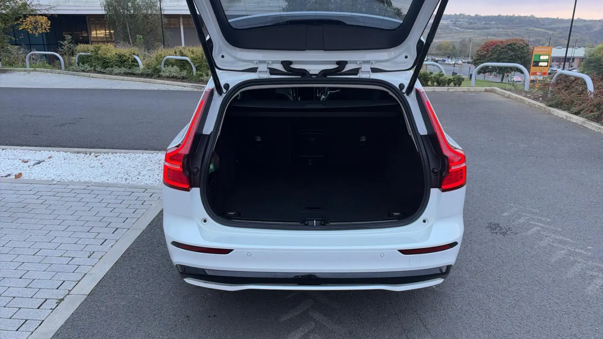Volvo V60 Image 13 Volvo V60 Image 13