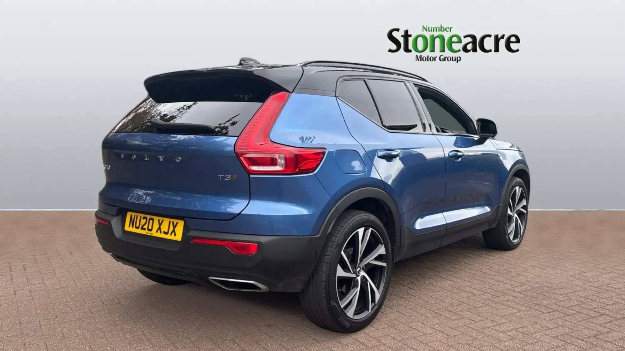 Volvo XC40 1.5 T3 R-Design Pro Euro 6 (s/s) 5dr NU20XJX Image 2 Volvo XC40 1.5 T3 R-Design Pro Euro 6 (s/s) 5dr NU20XJX Image 2